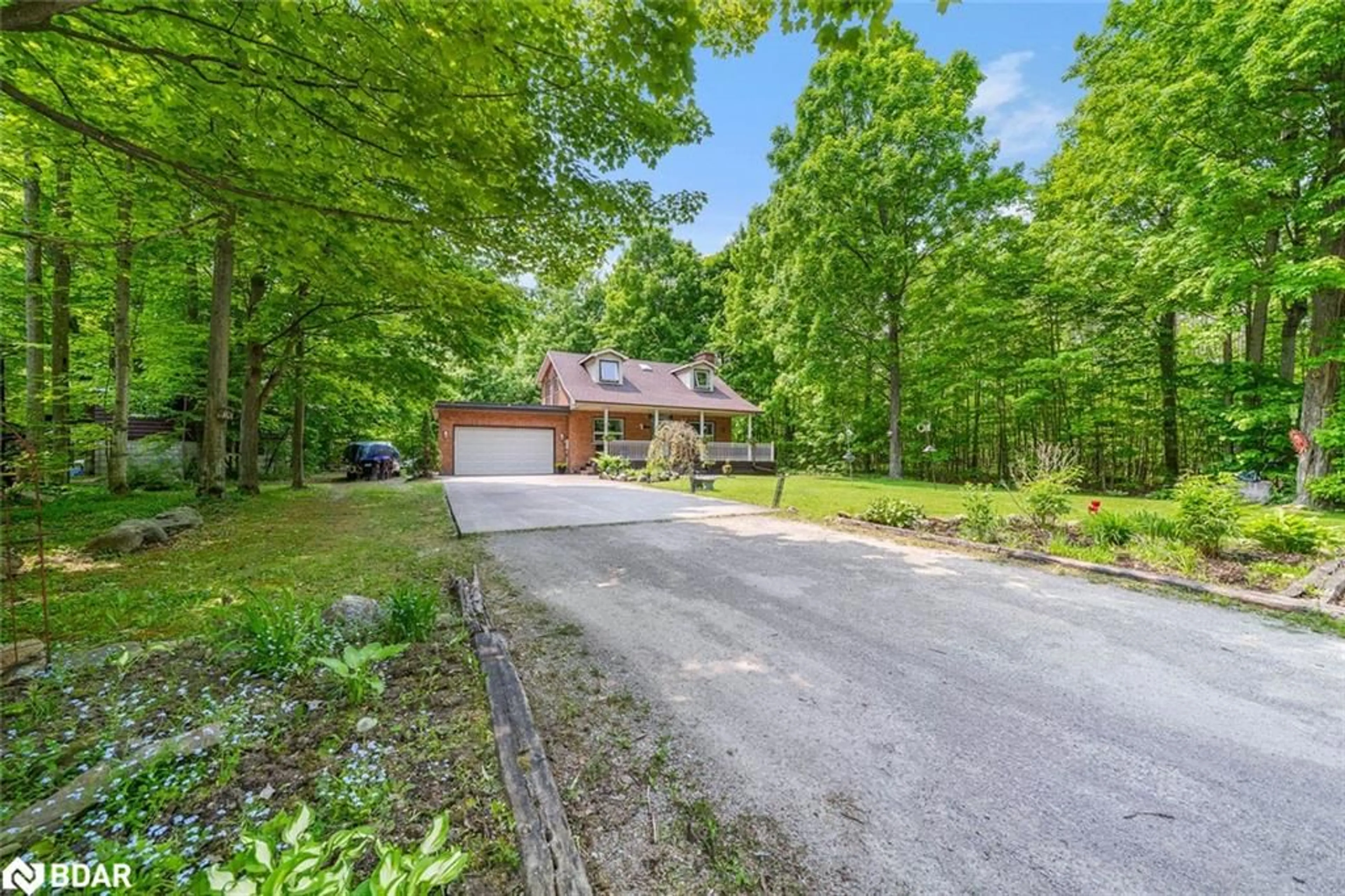 A pic from outside/outdoor area/front of a property/back of a property/a pic from drone, unknown for 57 Macedonia Cir, Tiny Ontario L9M 0H9