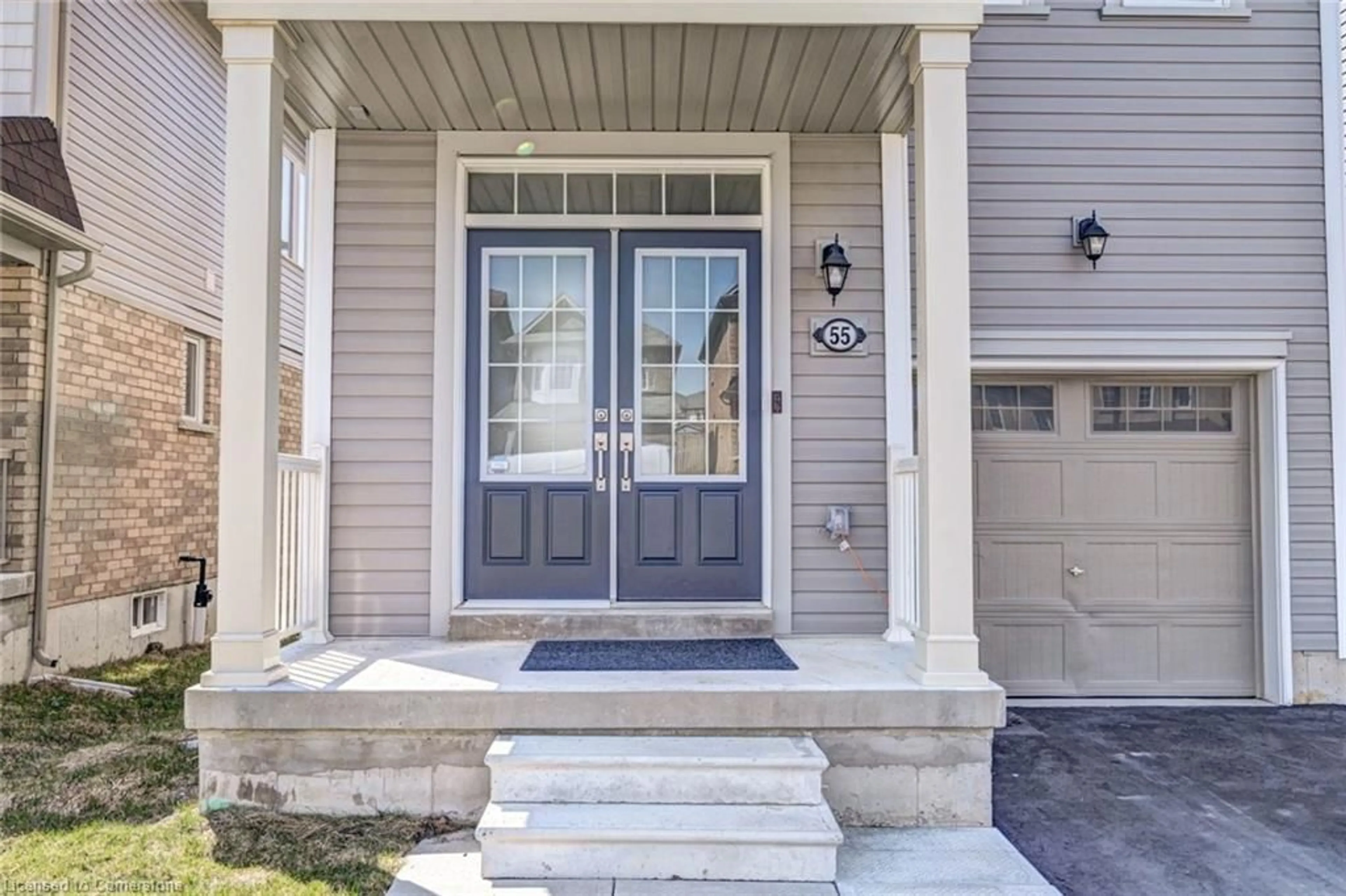 Indoor entryway for 55 BLACKSMITH D Norwich Dr, Breslau Ontario N0B 1M0
