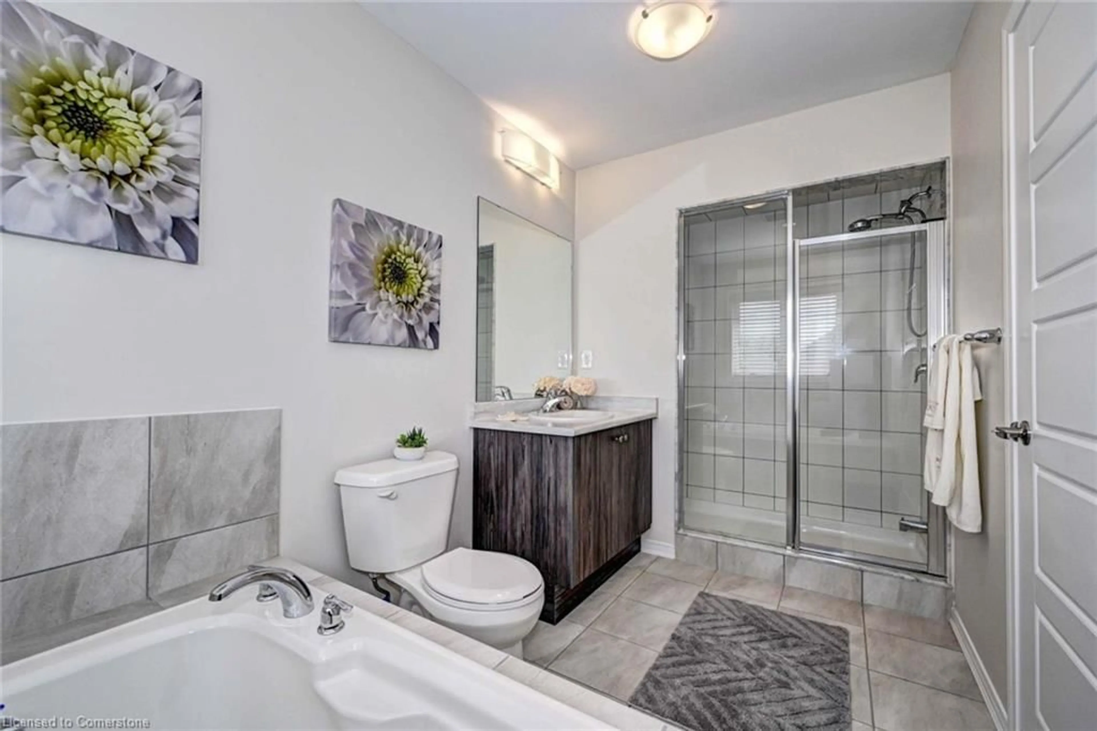 Contemporary bathroom, ceramic/tile floor for 55 BLACKSMITH D Norwich Dr, Breslau Ontario N0B 1M0