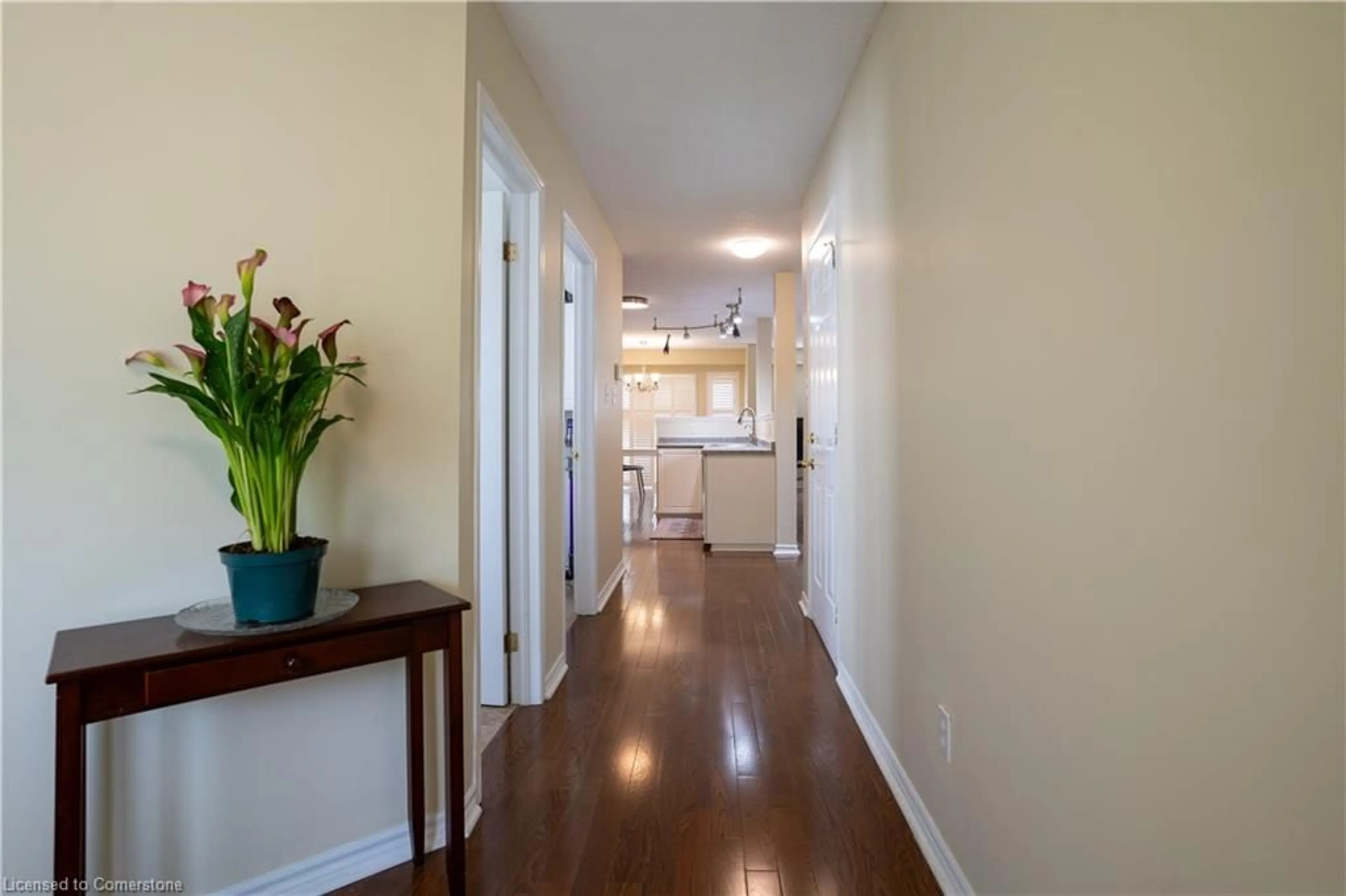 Indoor entryway for 620 Violet St, Waterloo Ontario N2V 2V9