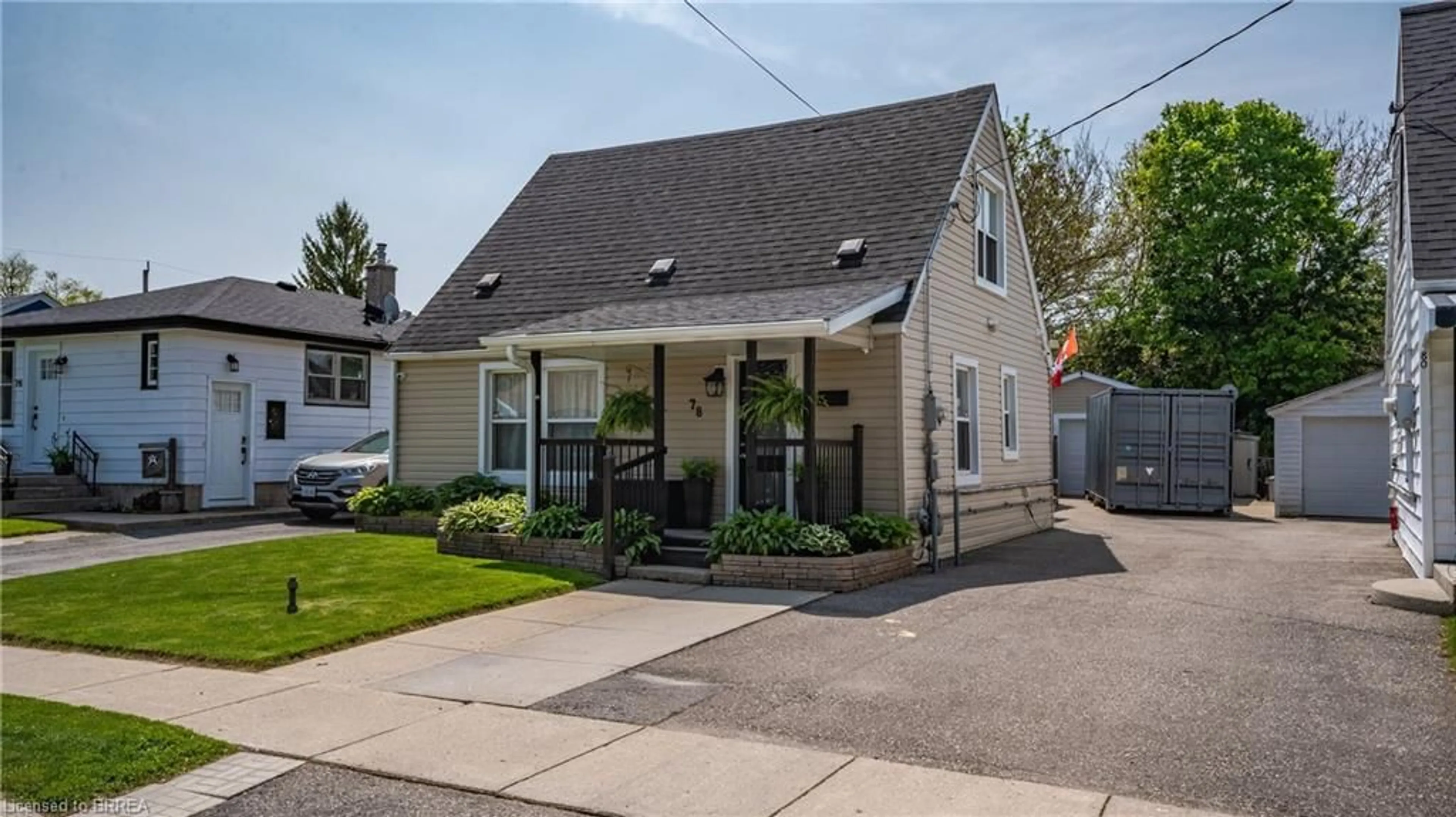 Home with vinyl exterior material, street for 78 Gladstone Ave, Brantford Ontario N3S 1P3