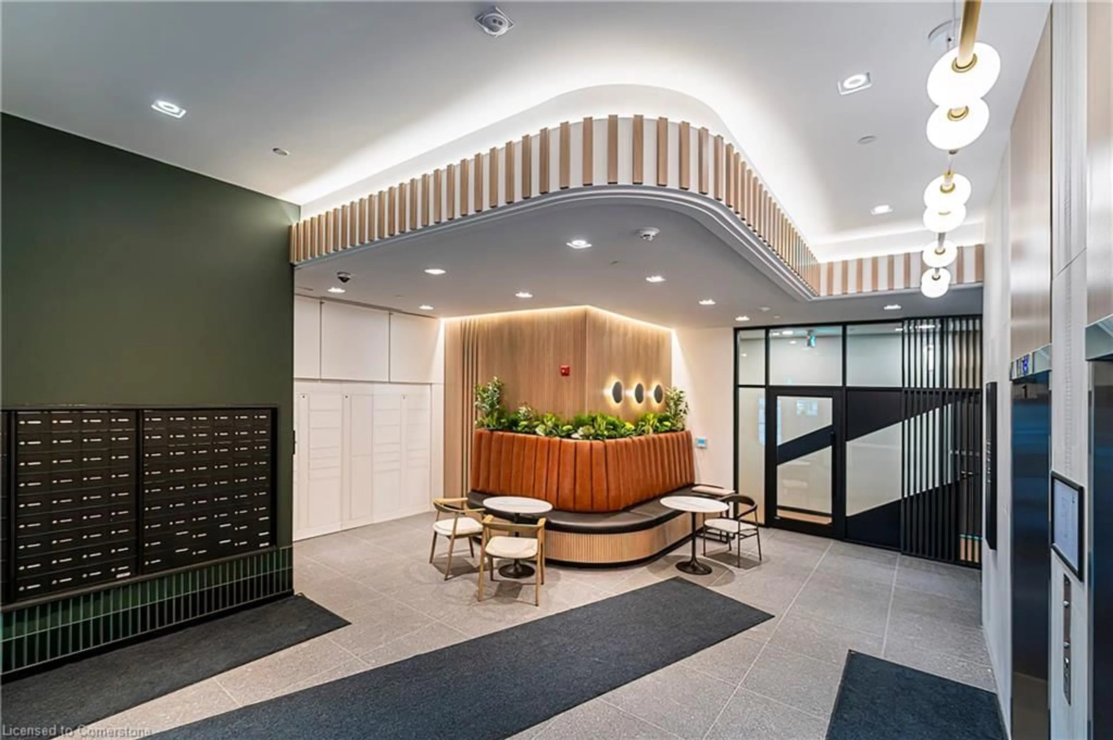 Indoor foyer for 101 Golden Eagle Rd #316, Waterloo Ontario N2V 0H4