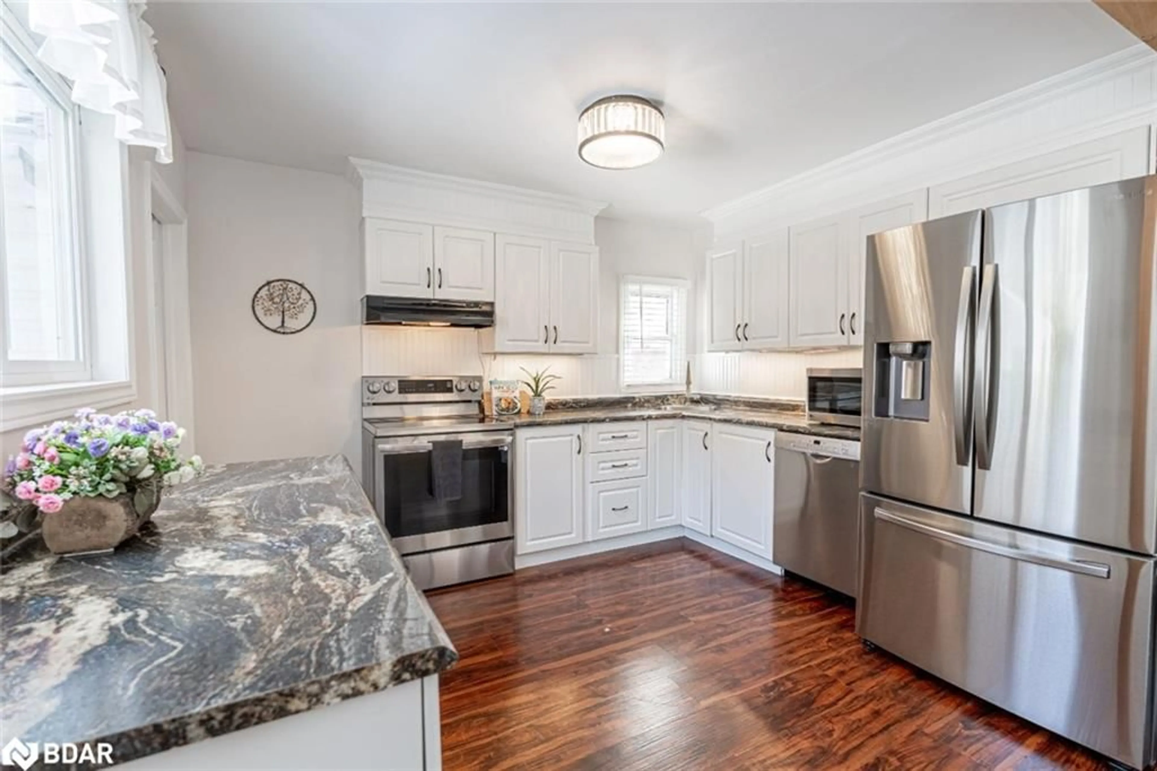 Open concept kitchen, unknown for 210 Southview Rd, Barrie Ontario L4N 3X7