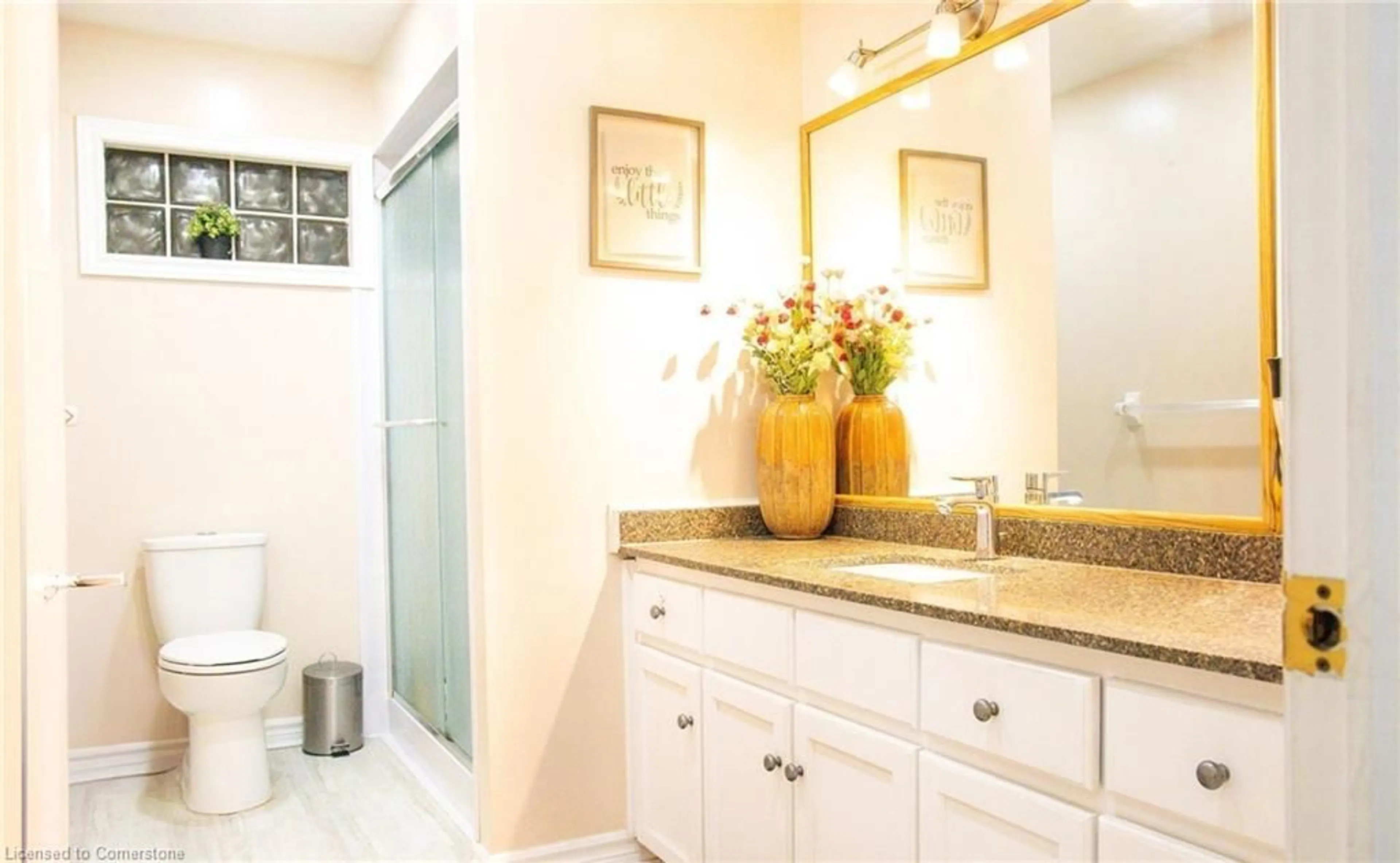 Standard bathroom, ceramic/tile floor for 99 Donnici Dr, Hamilton Ontario L9B 2K3