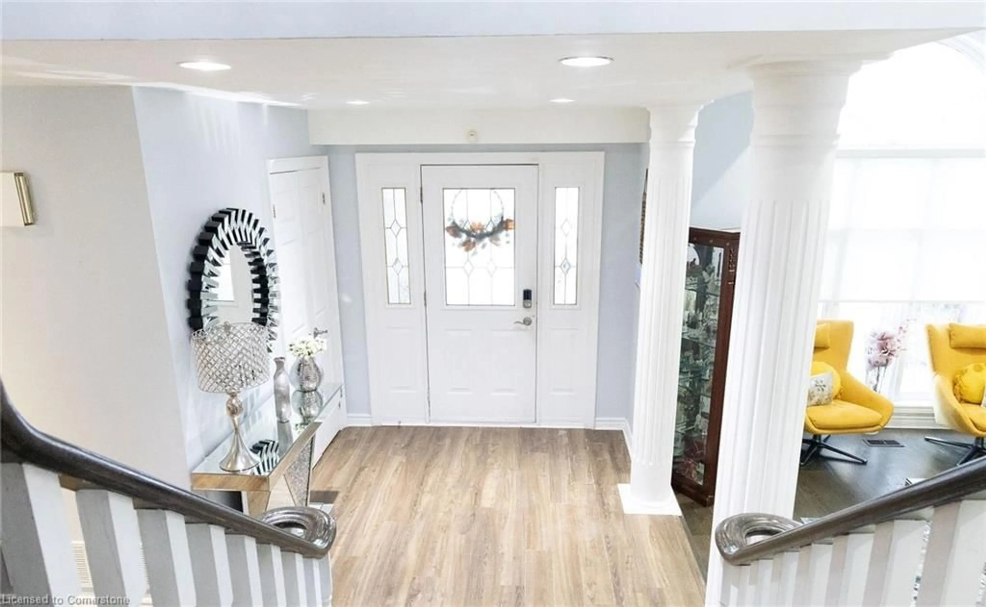Indoor entryway for 99 Donnici Dr, Hamilton Ontario L9B 2K3