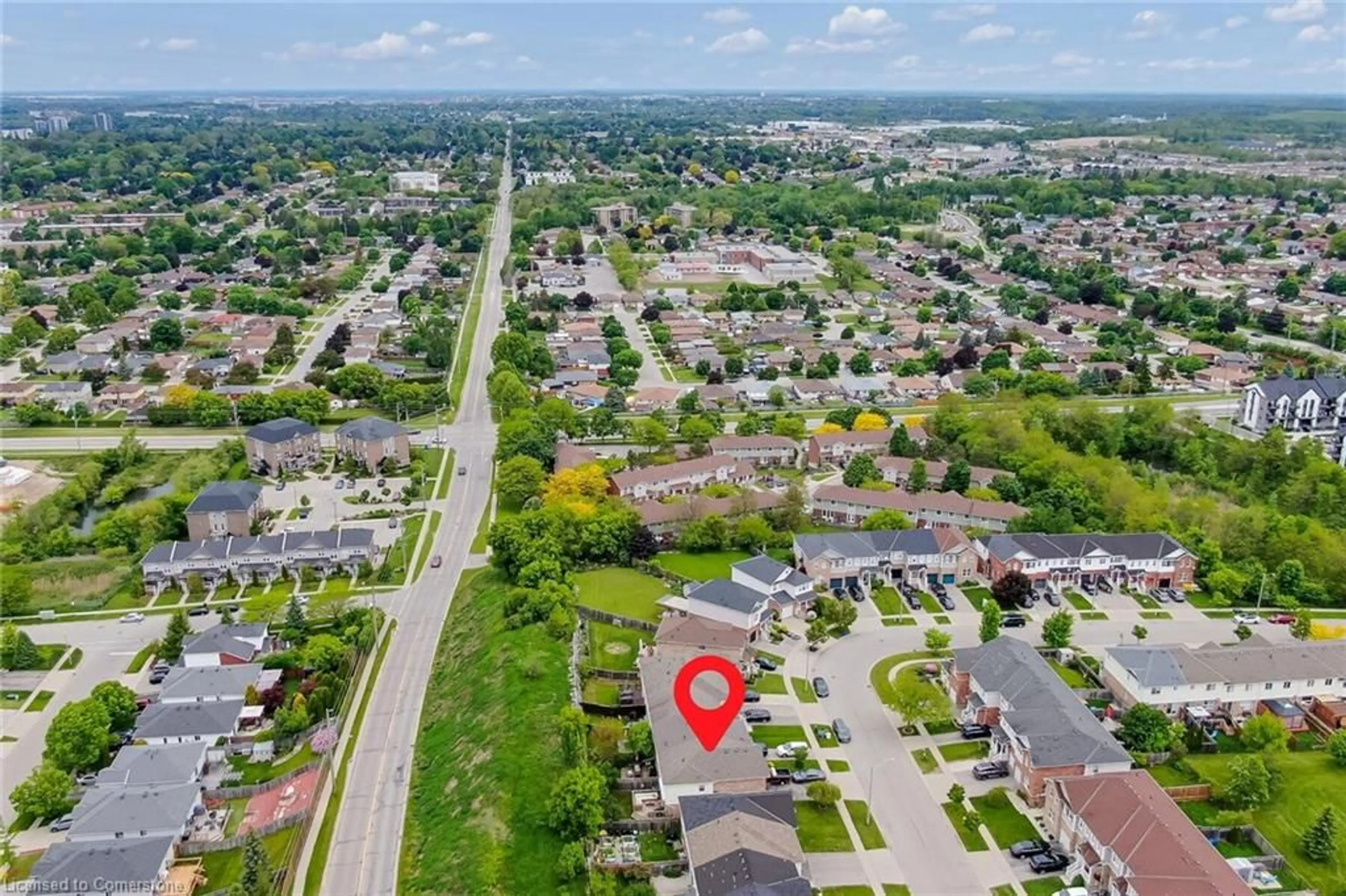 A pic from outside/outdoor area/front of a property/back of a property/a pic from drone, street for 47 Bloomington Dr, Cambridge Ontario N1P 1J5
