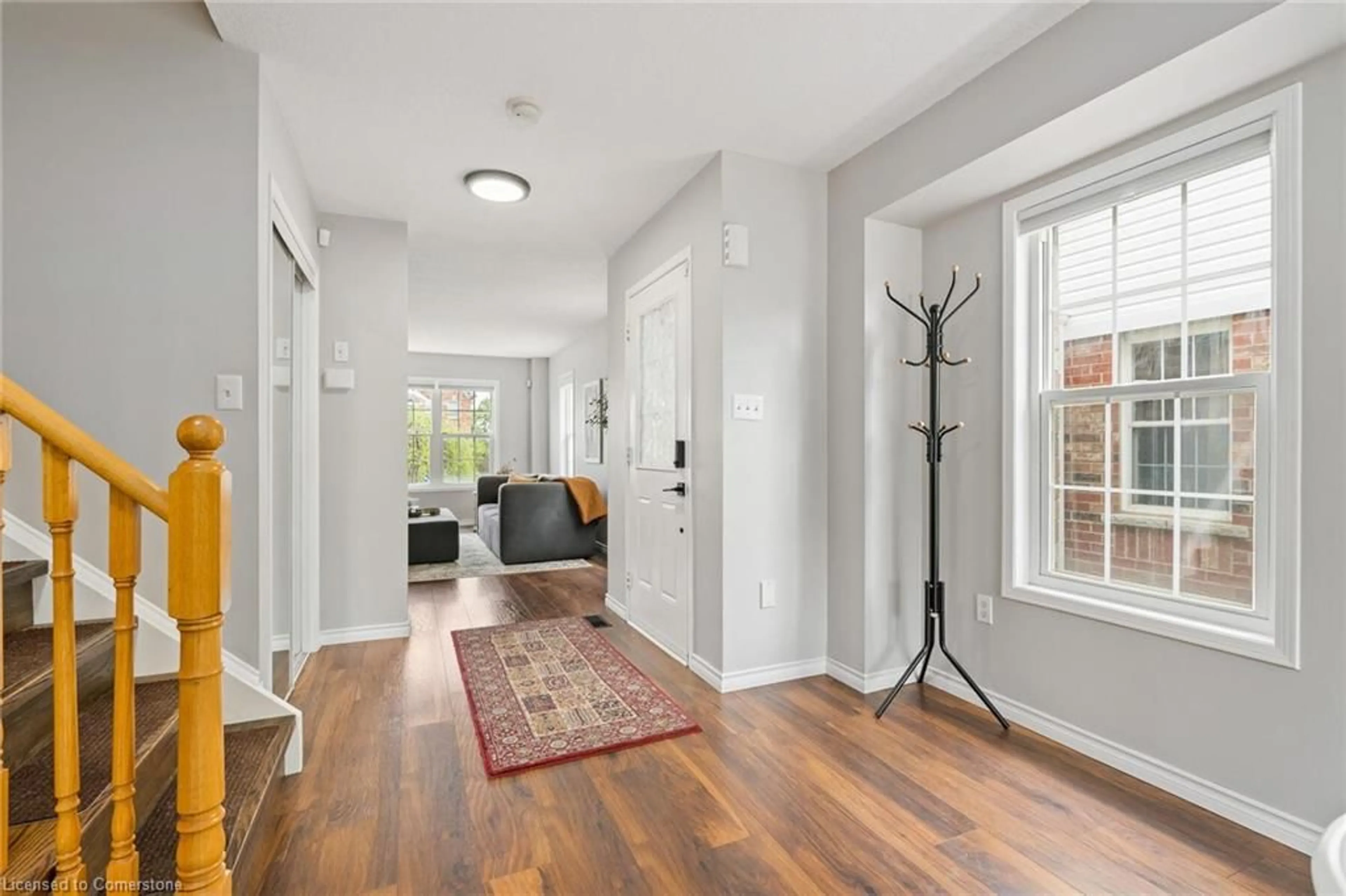 Indoor entryway for 47 Bloomington Dr, Cambridge Ontario N1P 1J5