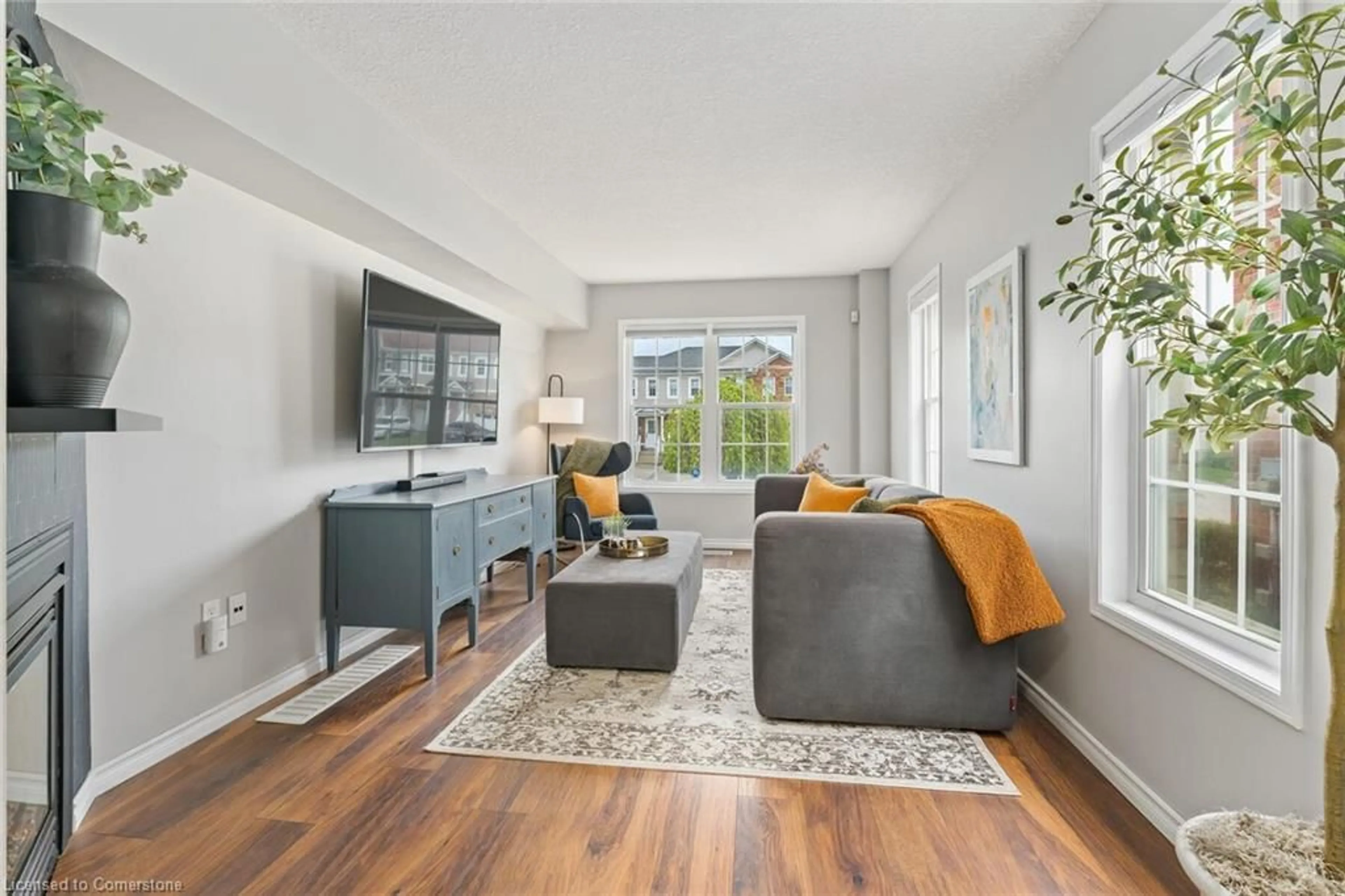 Living room with furniture, unknown for 47 Bloomington Dr, Cambridge Ontario N1P 1J5