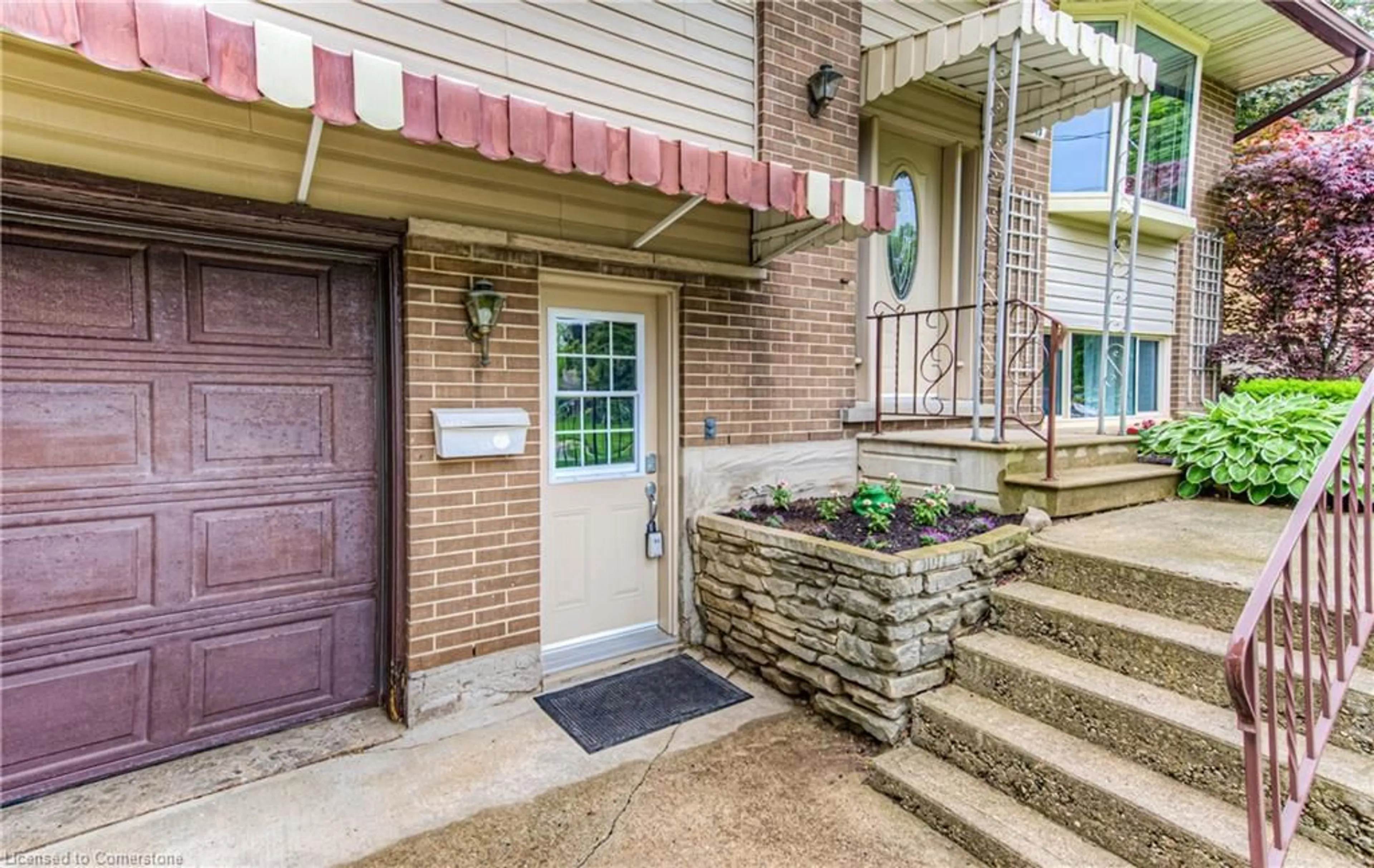 Indoor entryway for 448 Greenbrook Dr, Kitchener Ontario N2M 4K4