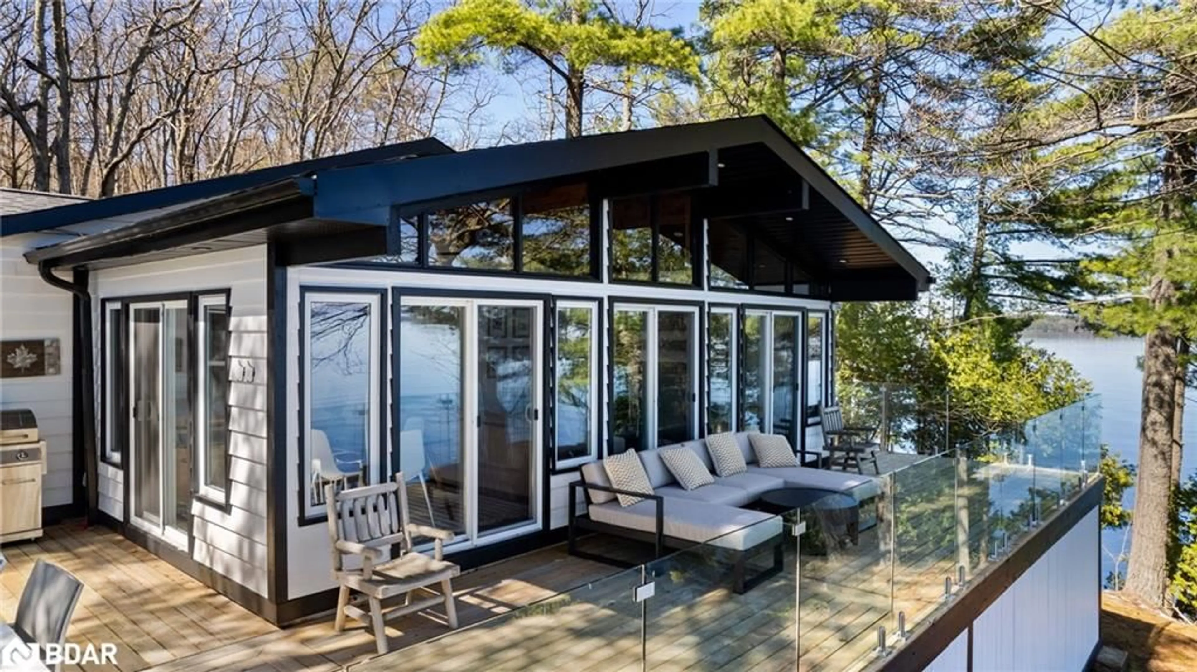 Home with vinyl exterior material, water/lake/river/ocean view for 29 Beachgrove Island 33lm, Gravenhurst Ontario P1P 1R2