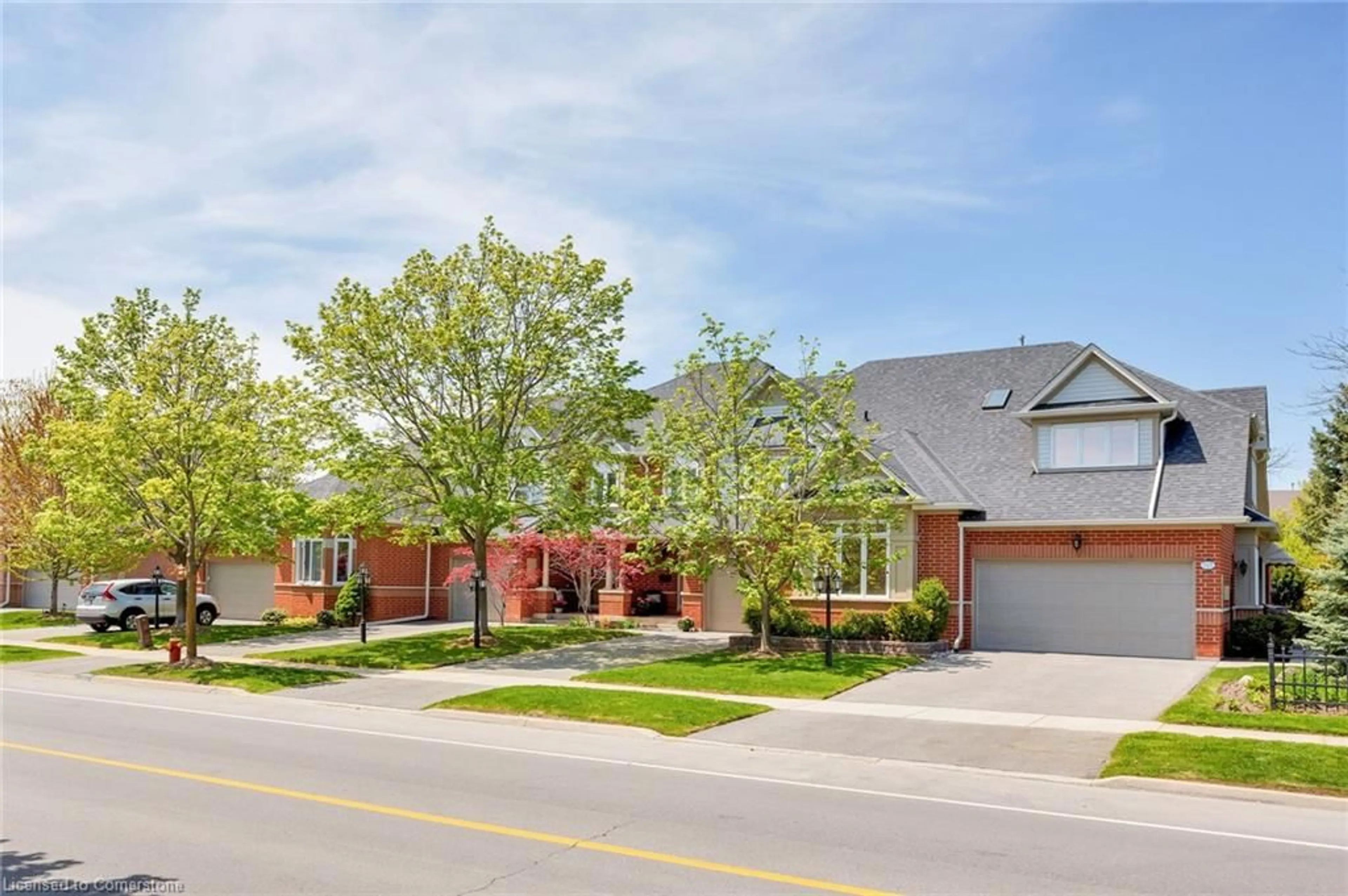 Home with brick exterior material, street for 2175 Country Club Dr #3, Burlington Ontario L7M 4H9