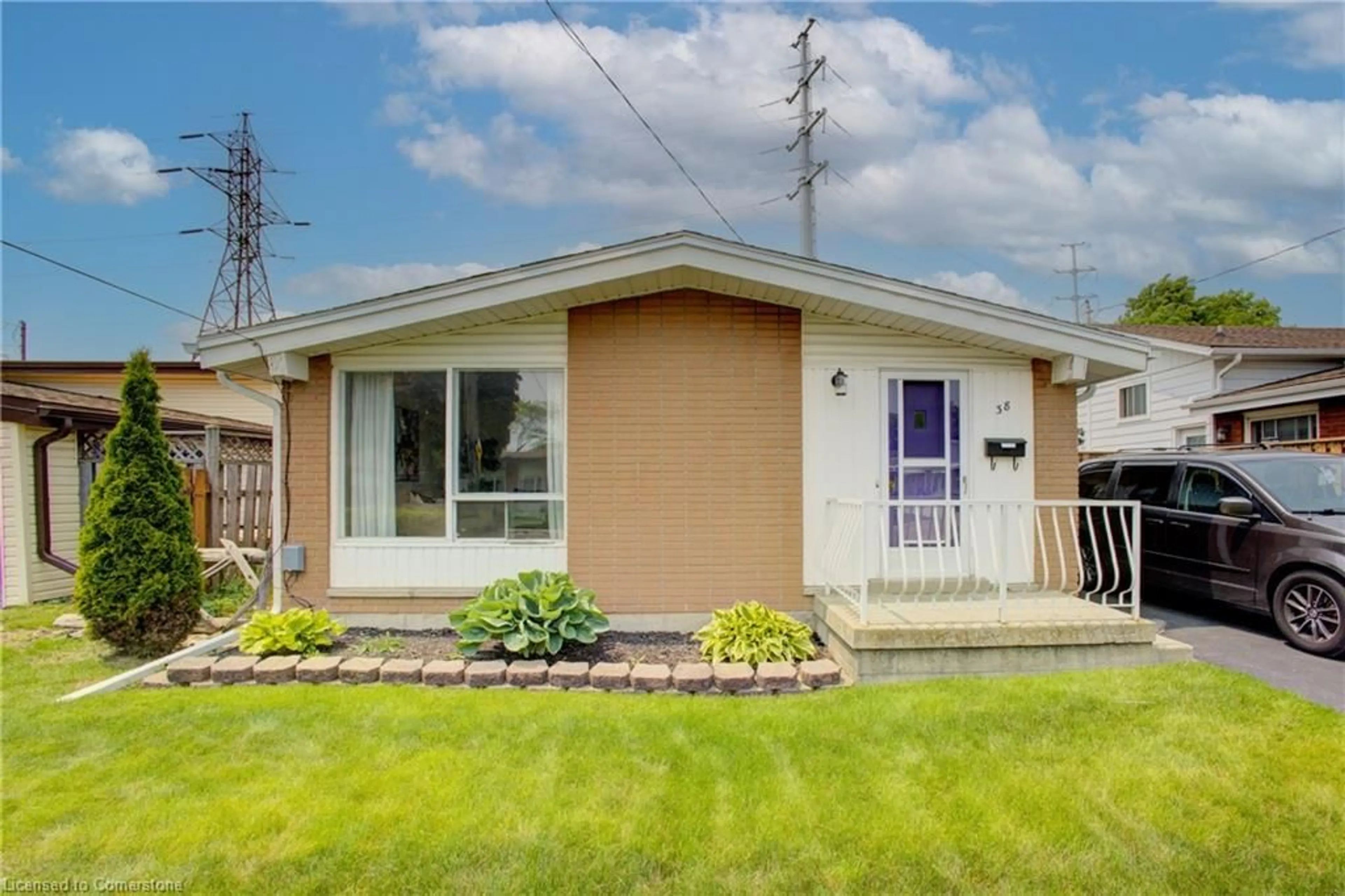 Home with vinyl exterior material, street for 38 Bishopsgate Ave, Hamilton Ontario L8V 3K4