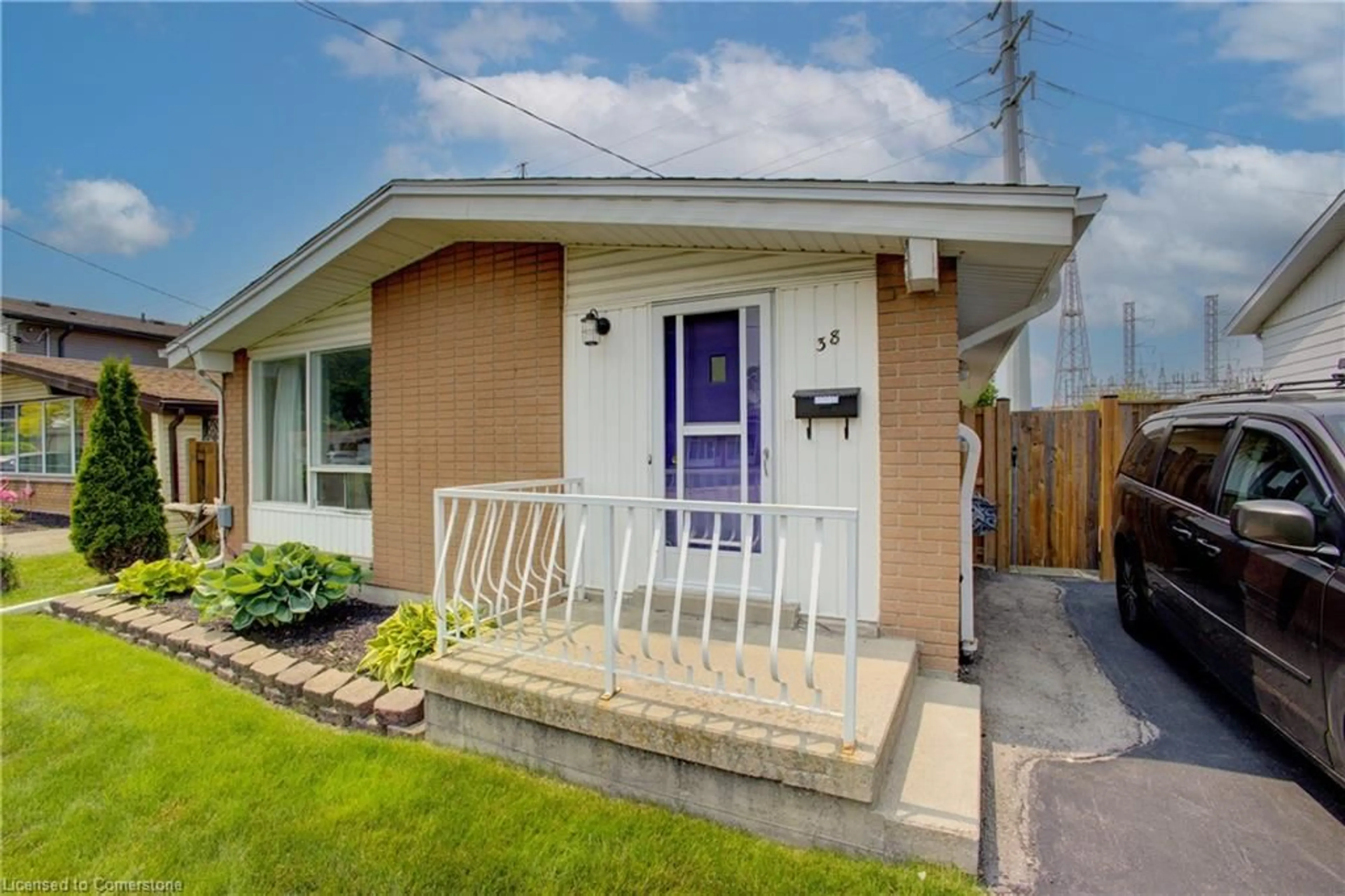 Home with vinyl exterior material, street for 38 Bishopsgate Ave, Hamilton Ontario L8V 3K4