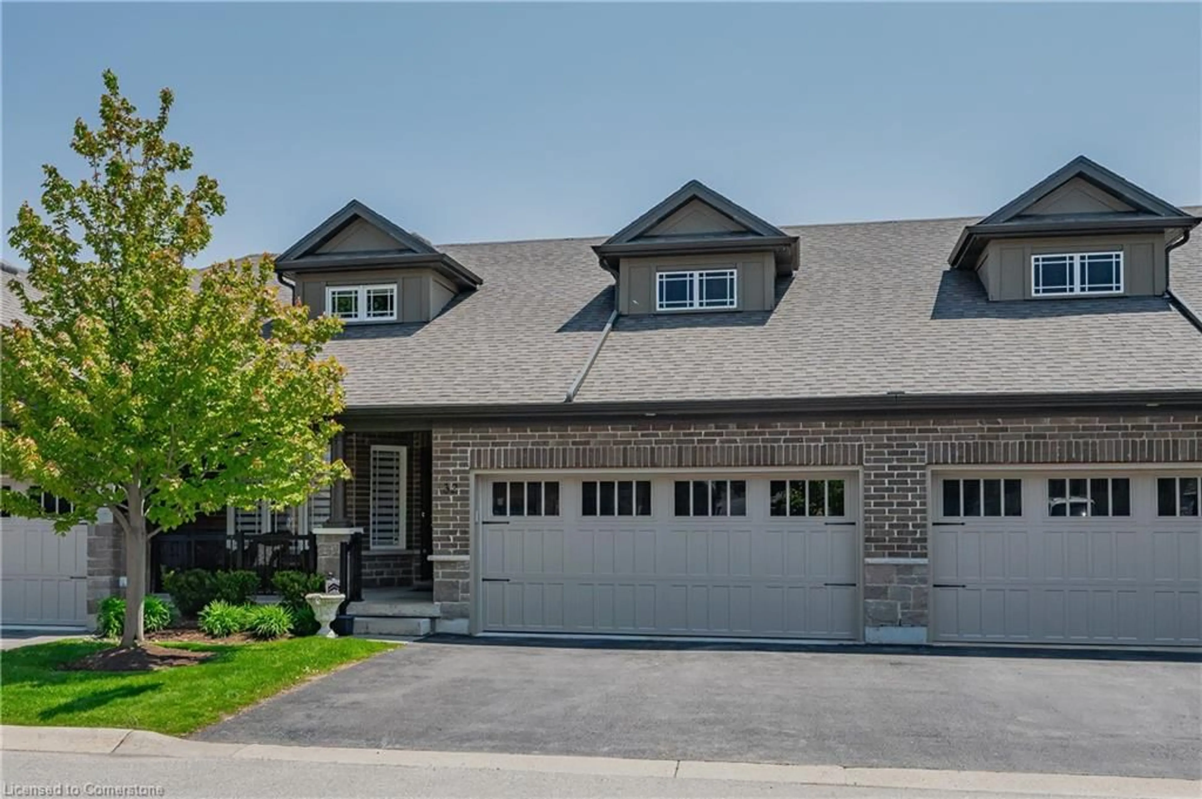 Home with brick exterior material, street for 32 Westminister Cres, Fergus Ontario N1M 0C4