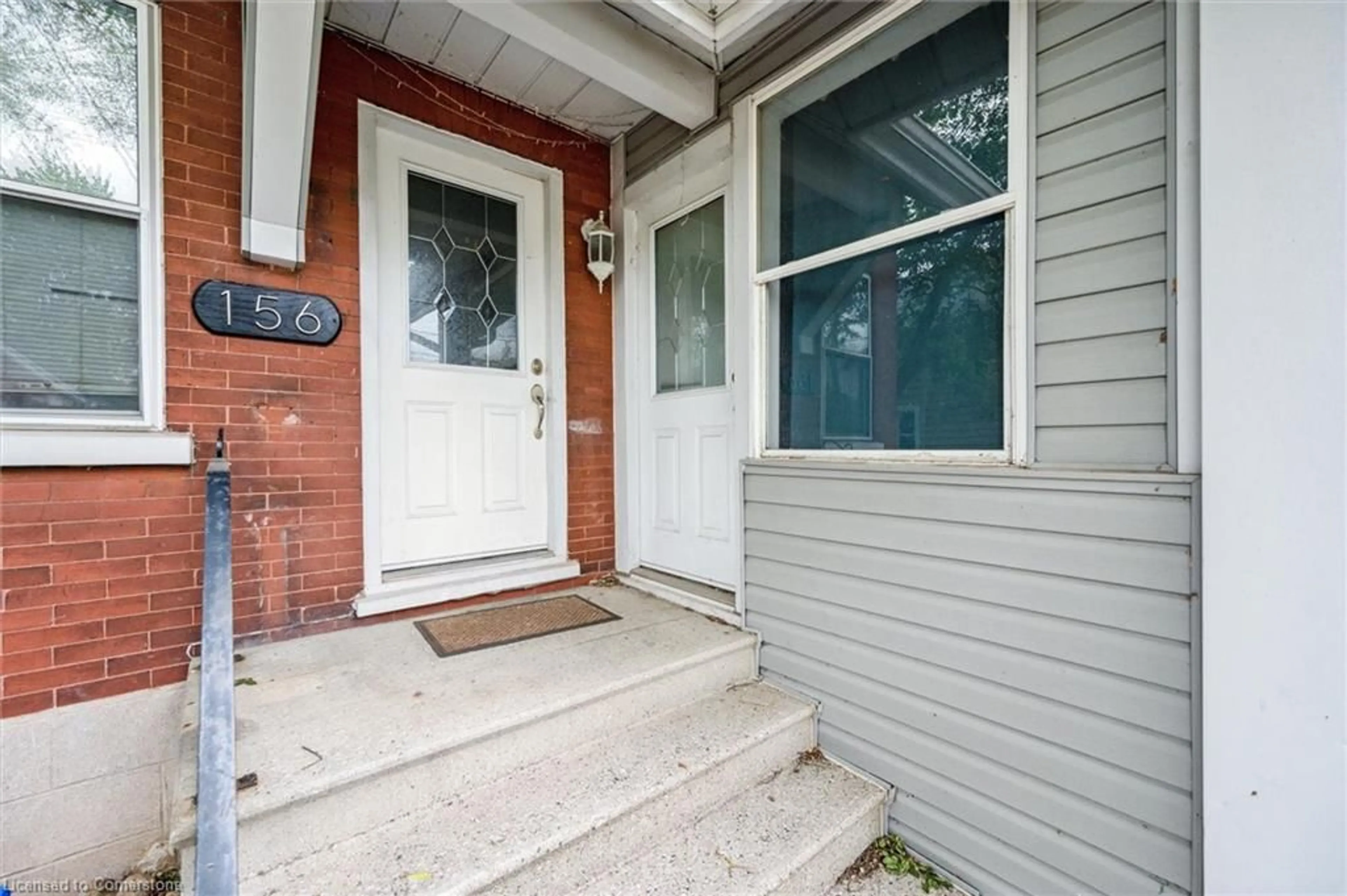 Indoor entryway for 156 Mill St, Kitchener Ontario N2M 3P8