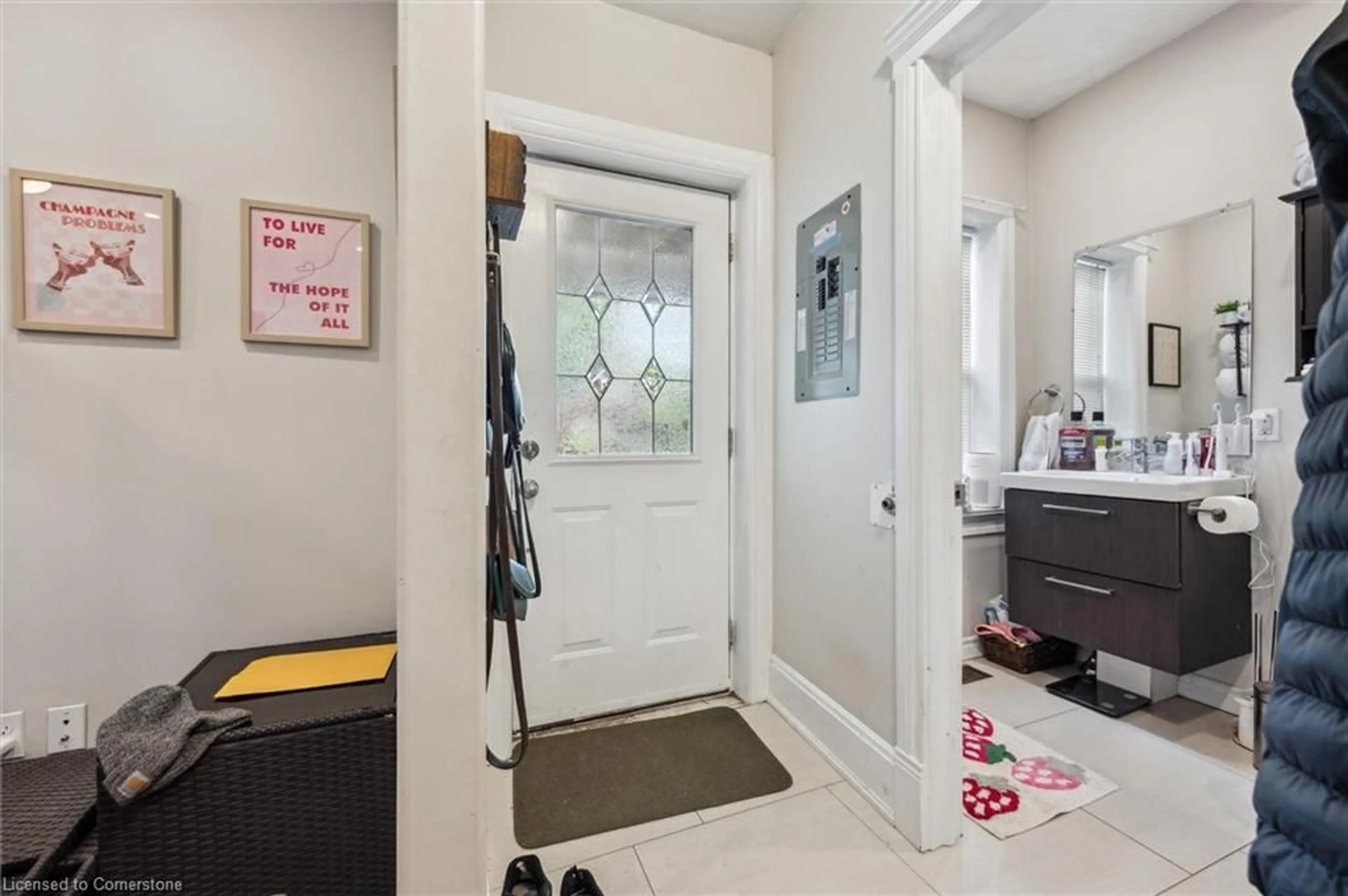 Indoor entryway for 156 Mill St, Kitchener Ontario N2M 3P8