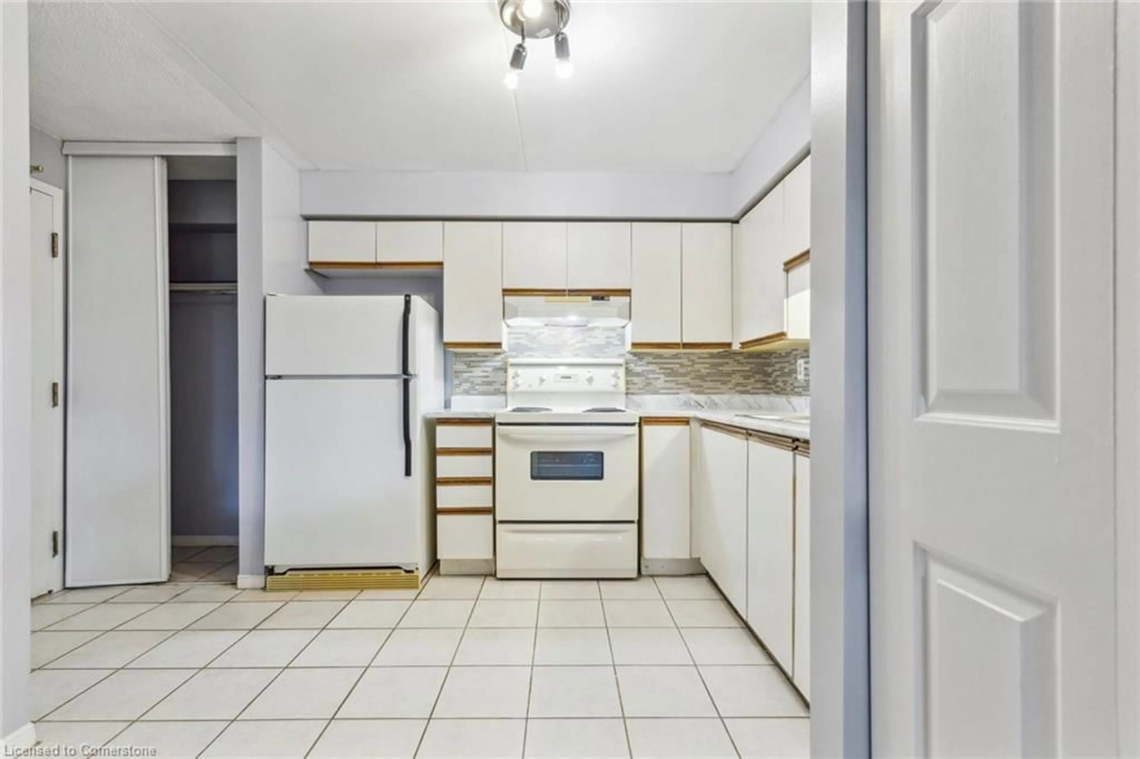 Standard kitchen, ceramic/tile floor for 321 Northlake Dr #lower, Waterloo Ontario N2V 1Z1