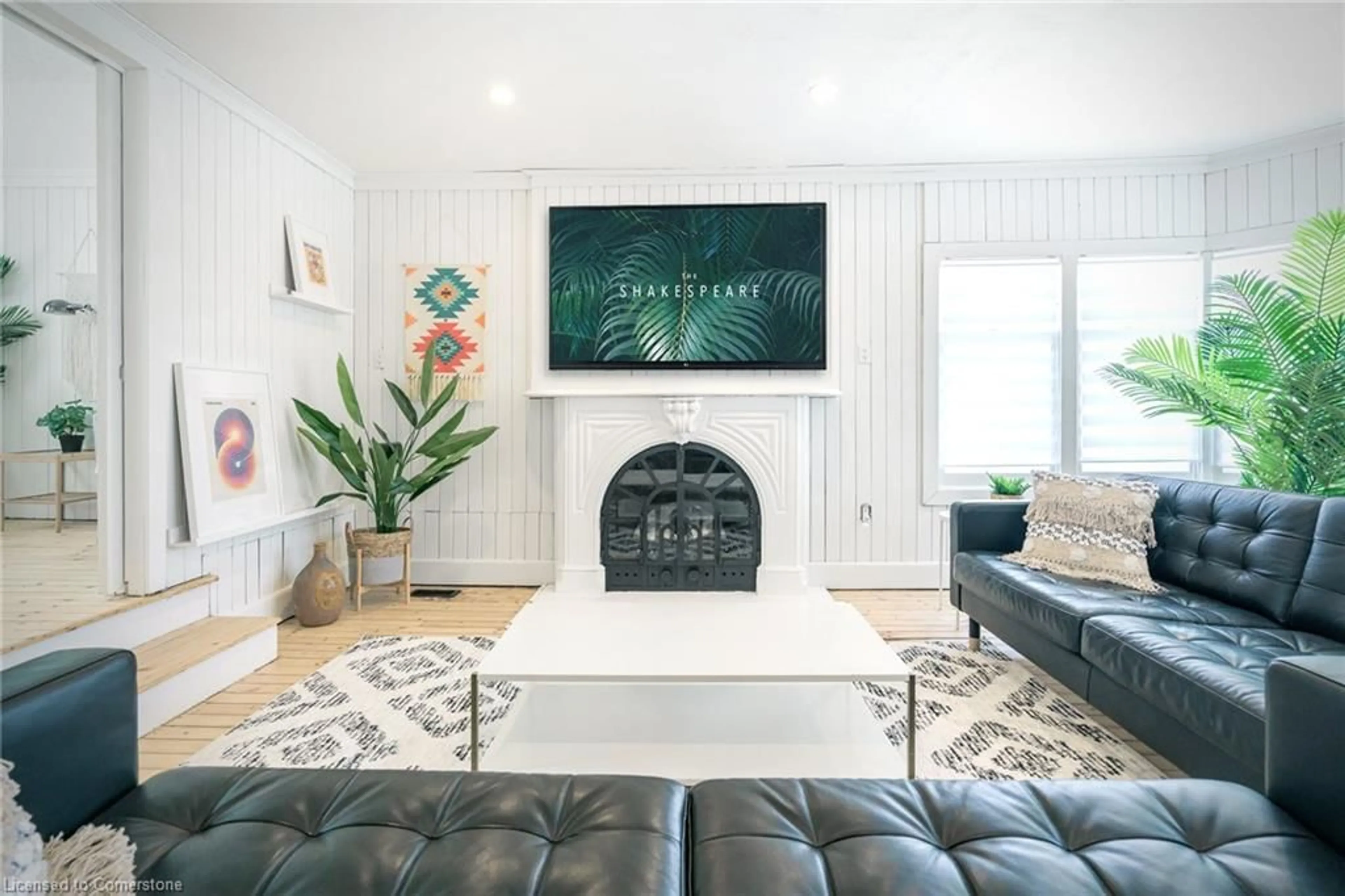 Living room with furniture, unknown for 59 Shakespeare Ave, Niagara-on-the-Lake Ontario L0S 1J0