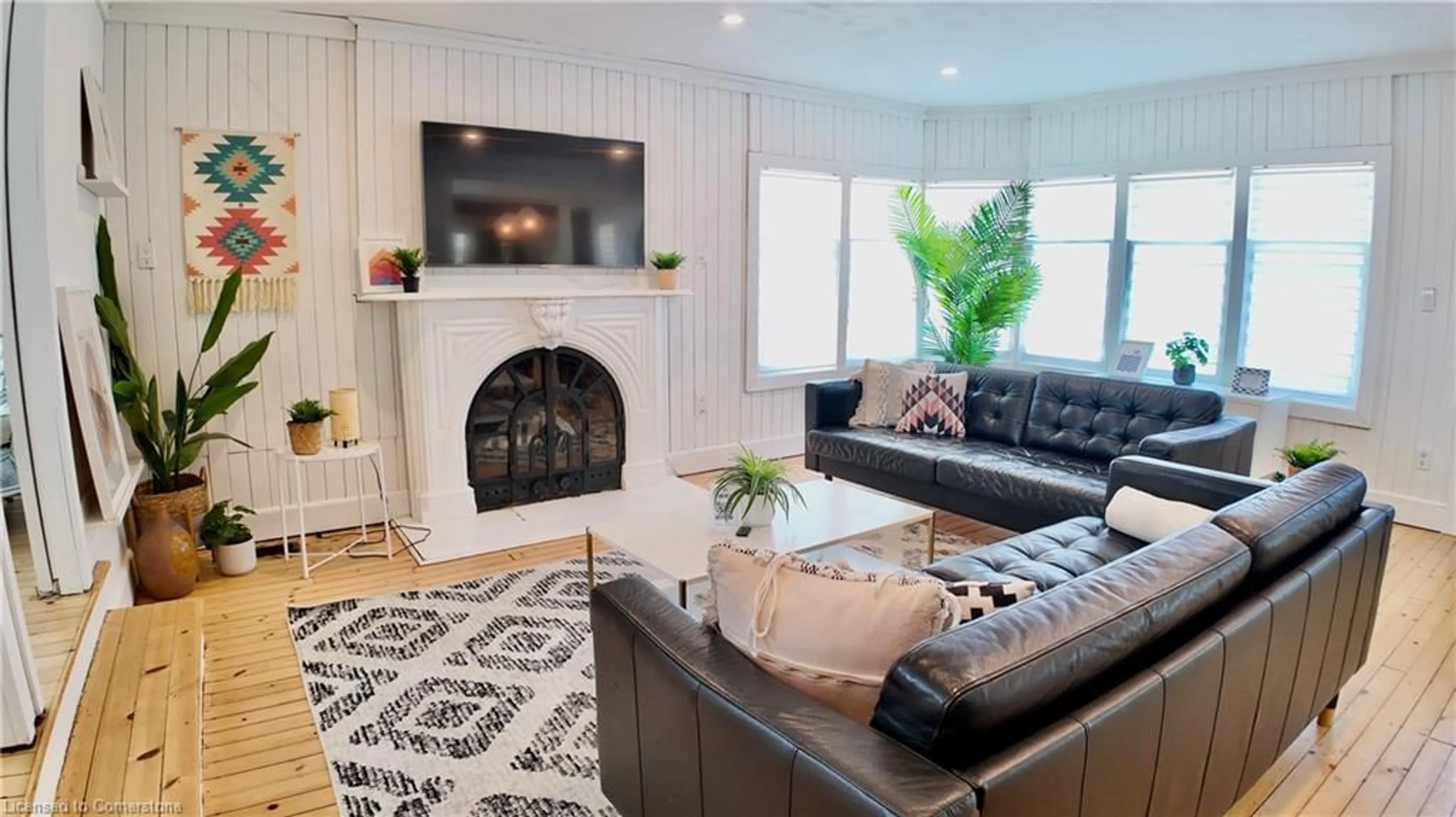 Living room with furniture, unknown for 59 Shakespeare Ave, Niagara-on-the-Lake Ontario L0S 1J0