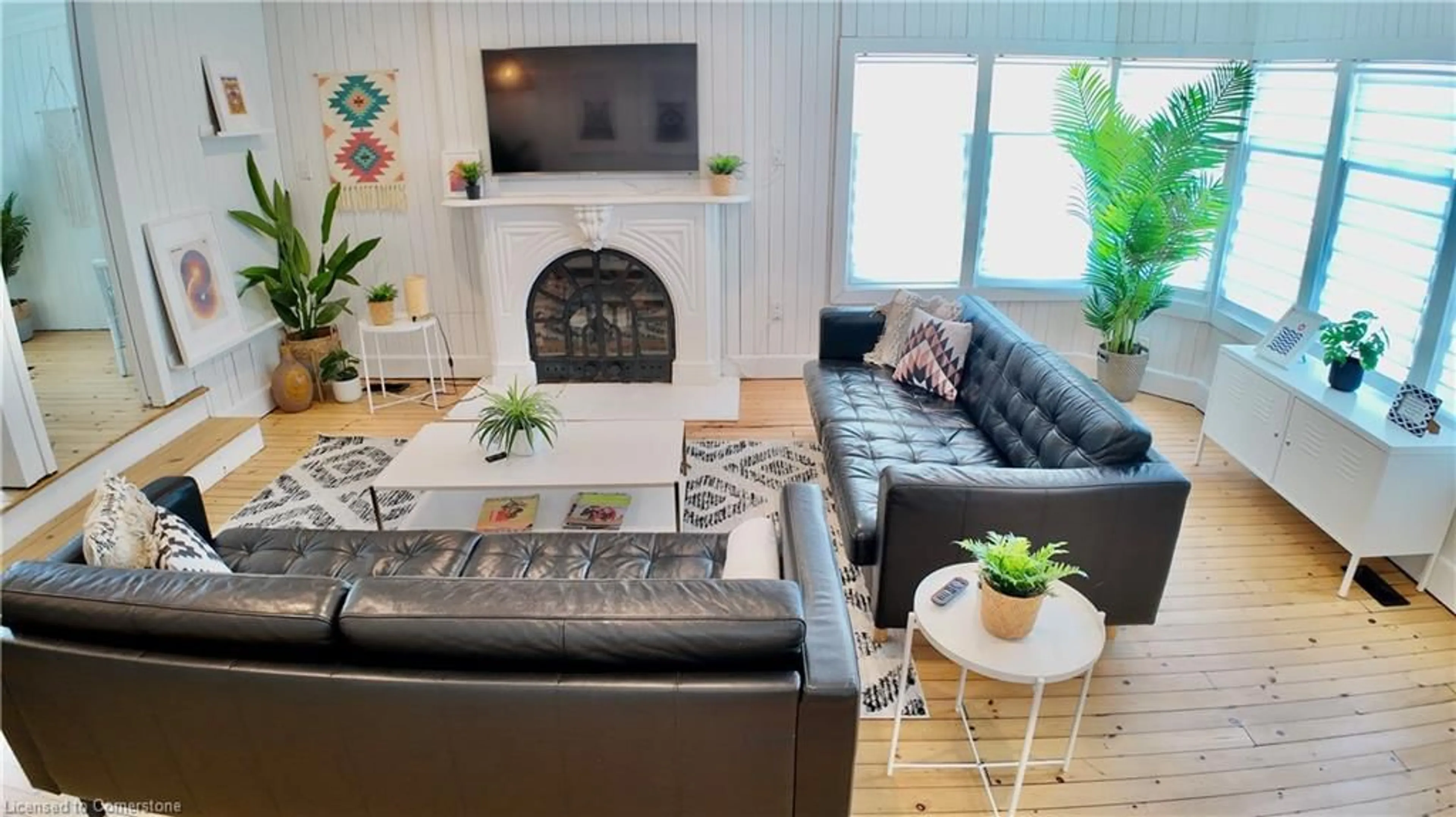Living room with furniture, unknown for 59 Shakespeare Ave, Niagara-on-the-Lake Ontario L0S 1J0