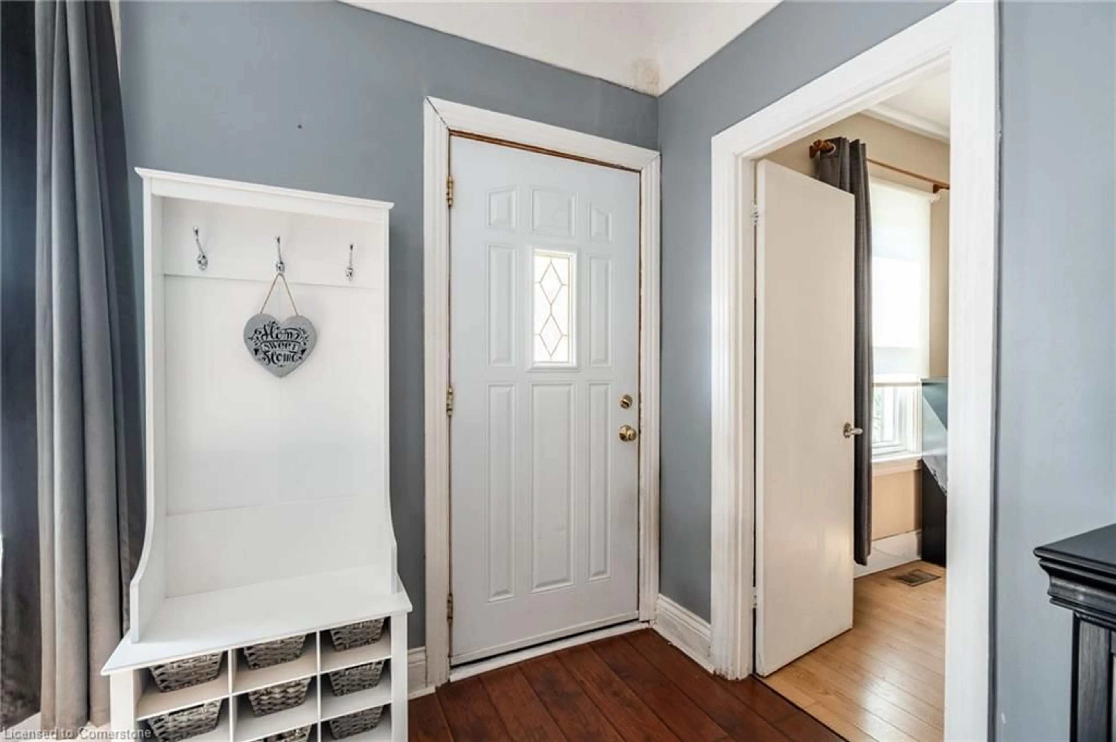 Indoor entryway for 153 East 5th St, Hamilton Ontario L9A 2Z7