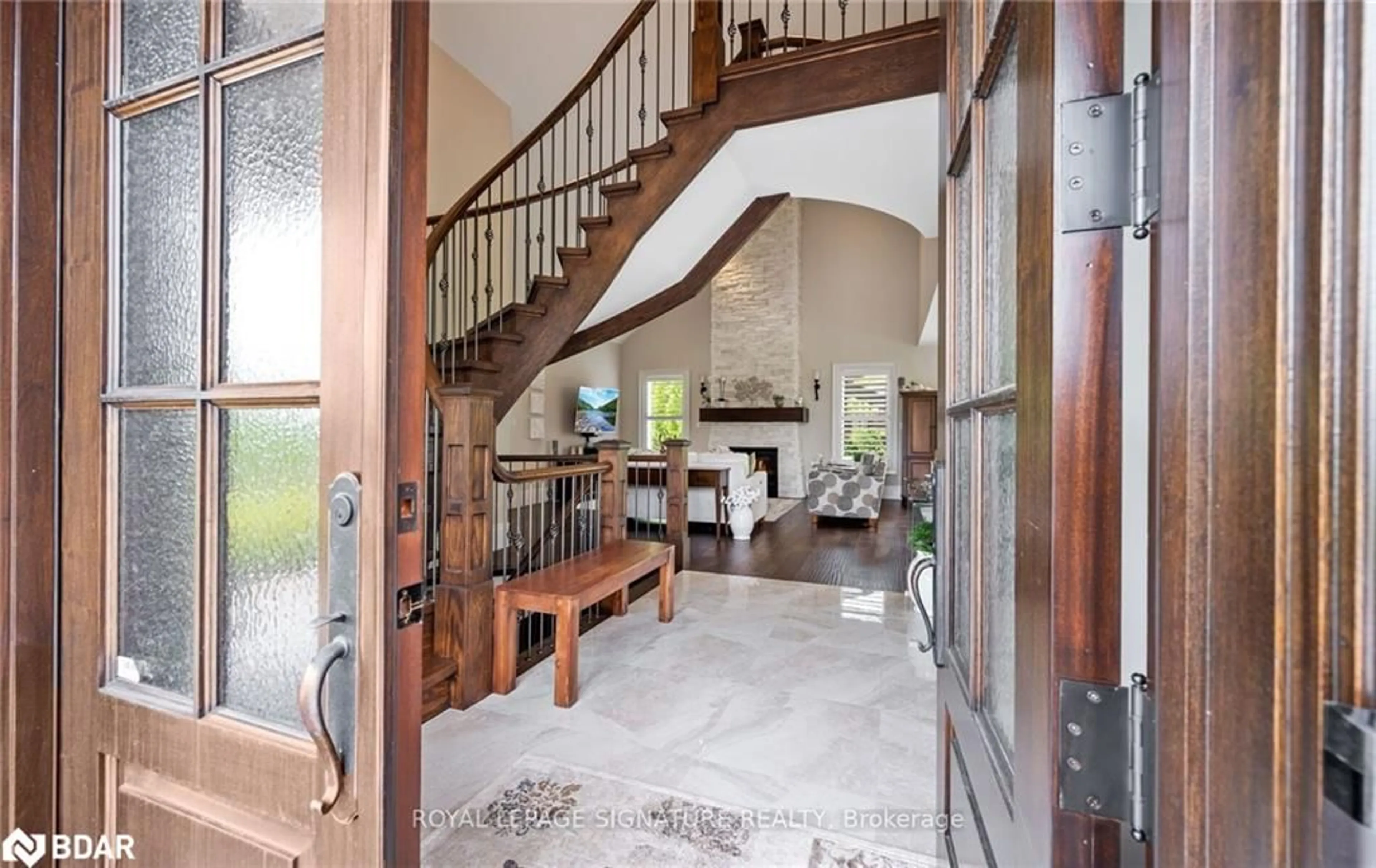 Indoor entryway for 143 Turner Court Crt, Erin Ontario N0B 1H0