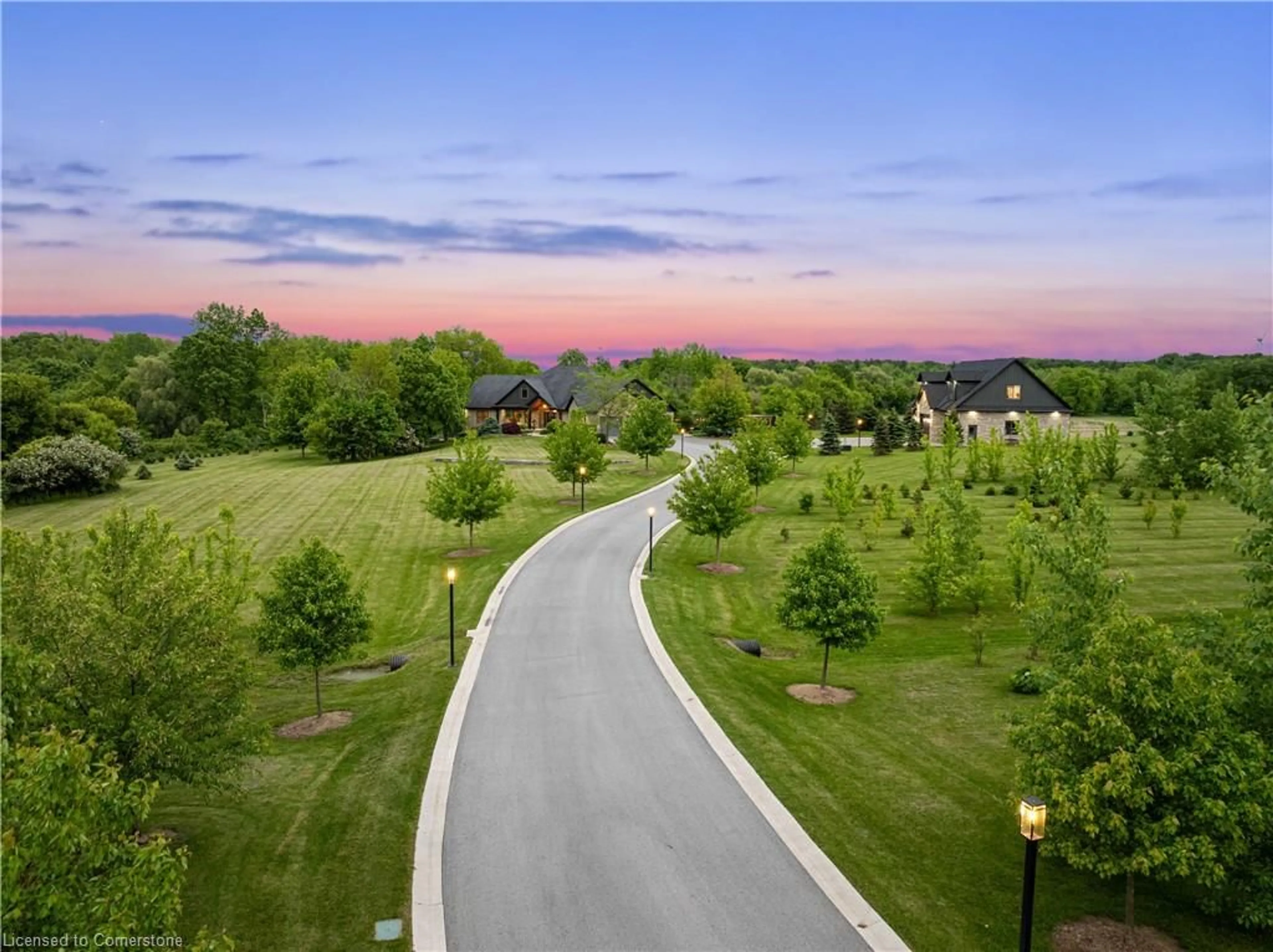 A pic from outside/outdoor area/front of a property/back of a property/a pic from drone, unknown for 5368 Twenty Mile Rd, St. Anns Ontario L0R 1Y0
