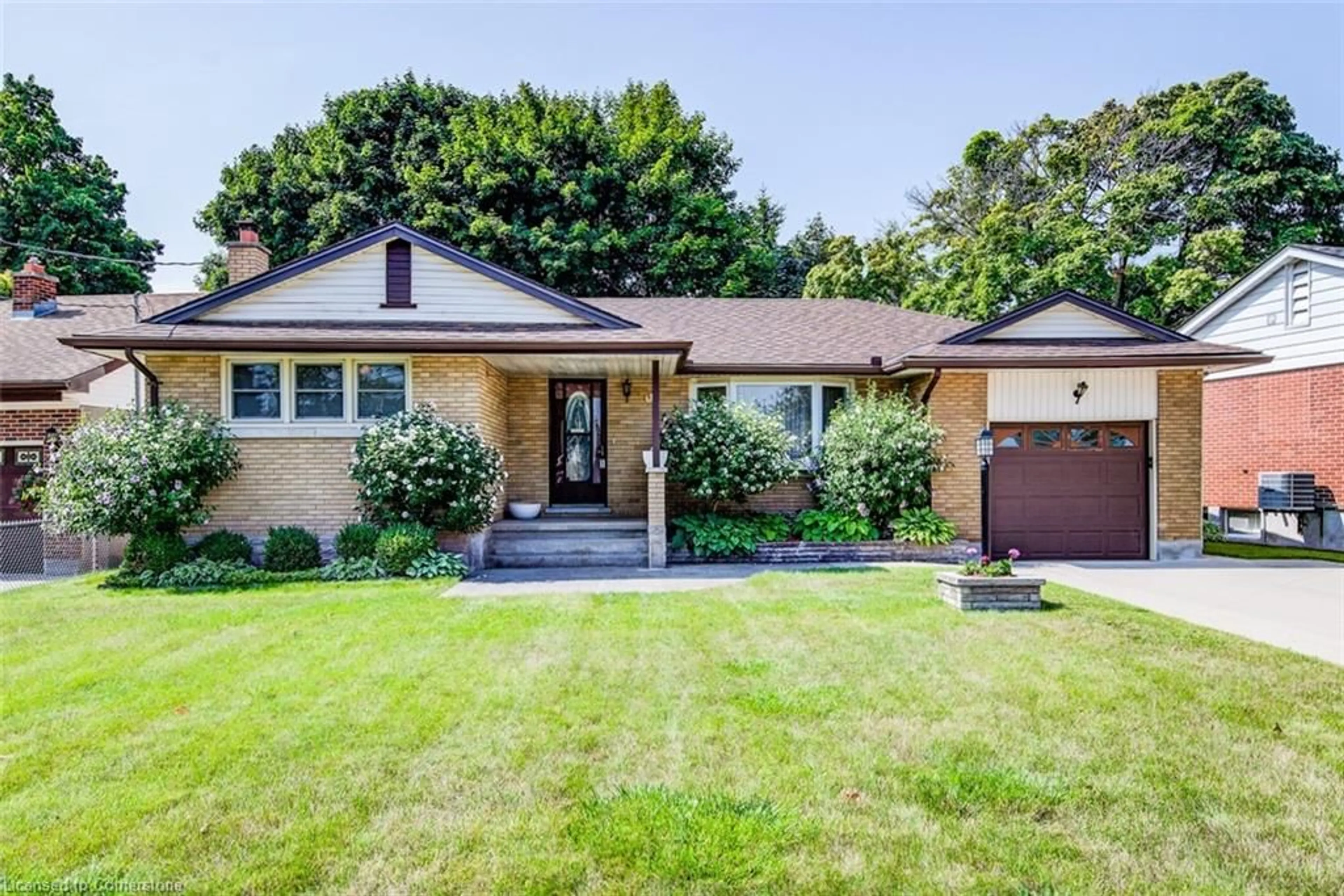Home with brick exterior material, street for 95 Byron Ave, Kitchener Ontario N2C 1Z7
