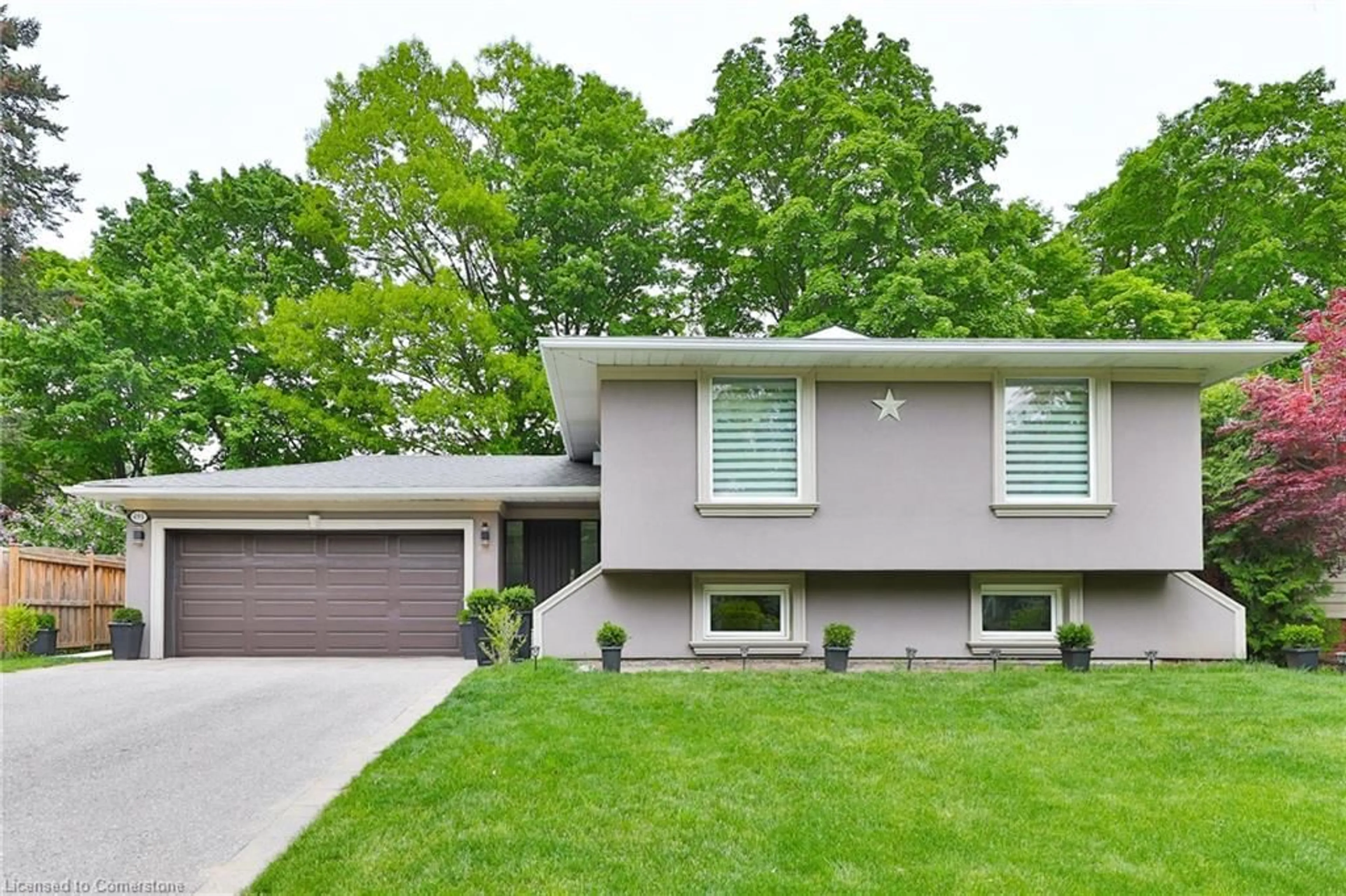 Home with vinyl exterior material, street for 495 Brookmill Rd, Halton Ontario L6J 5K6