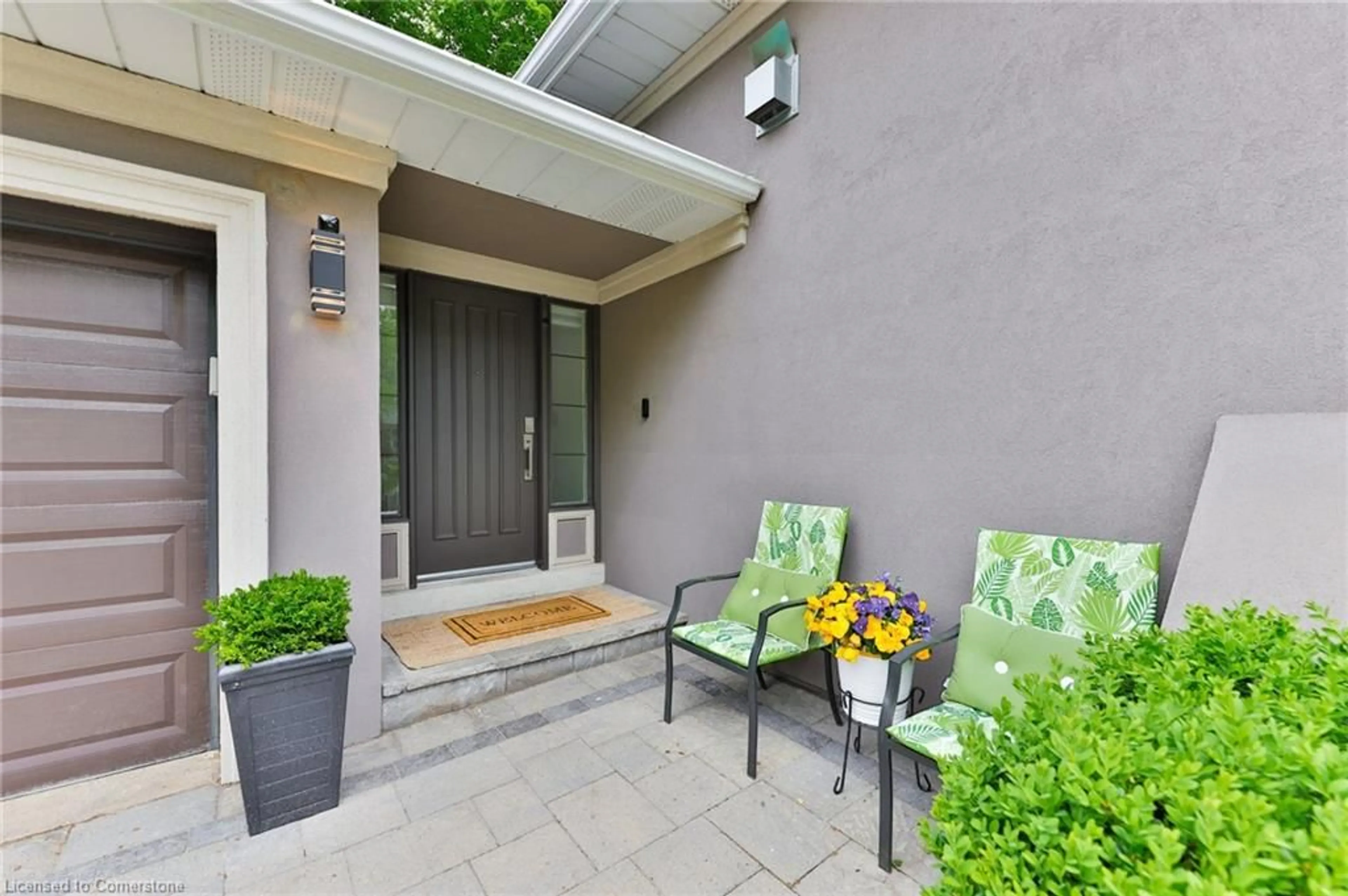 Patio, street for 495 Brookmill Rd, Halton Ontario L6J 5K6