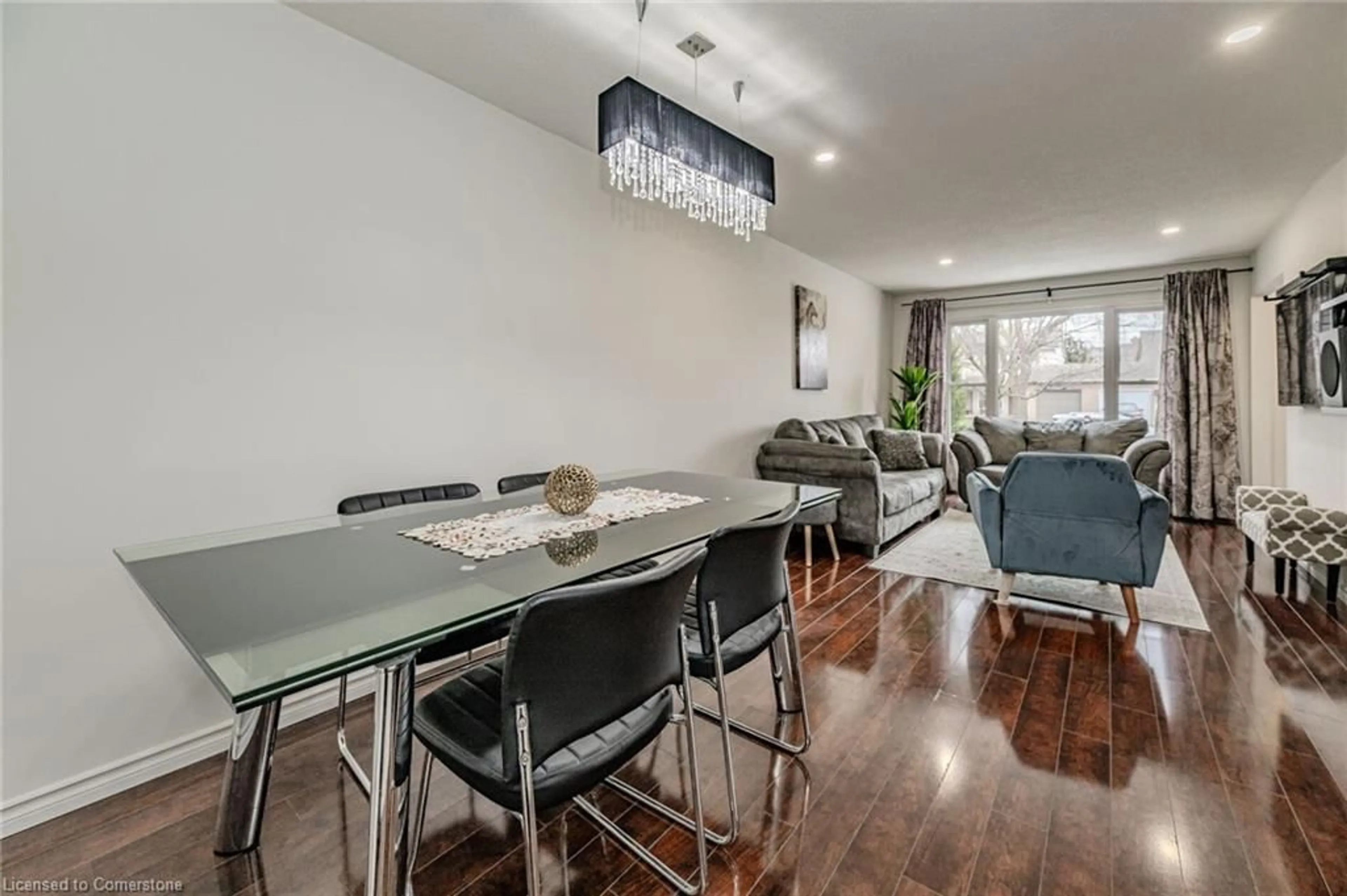 Dining room, wood/laminate floor for 92 Stoney Brook Cres, St. Catharines Ontario L2S 3R8