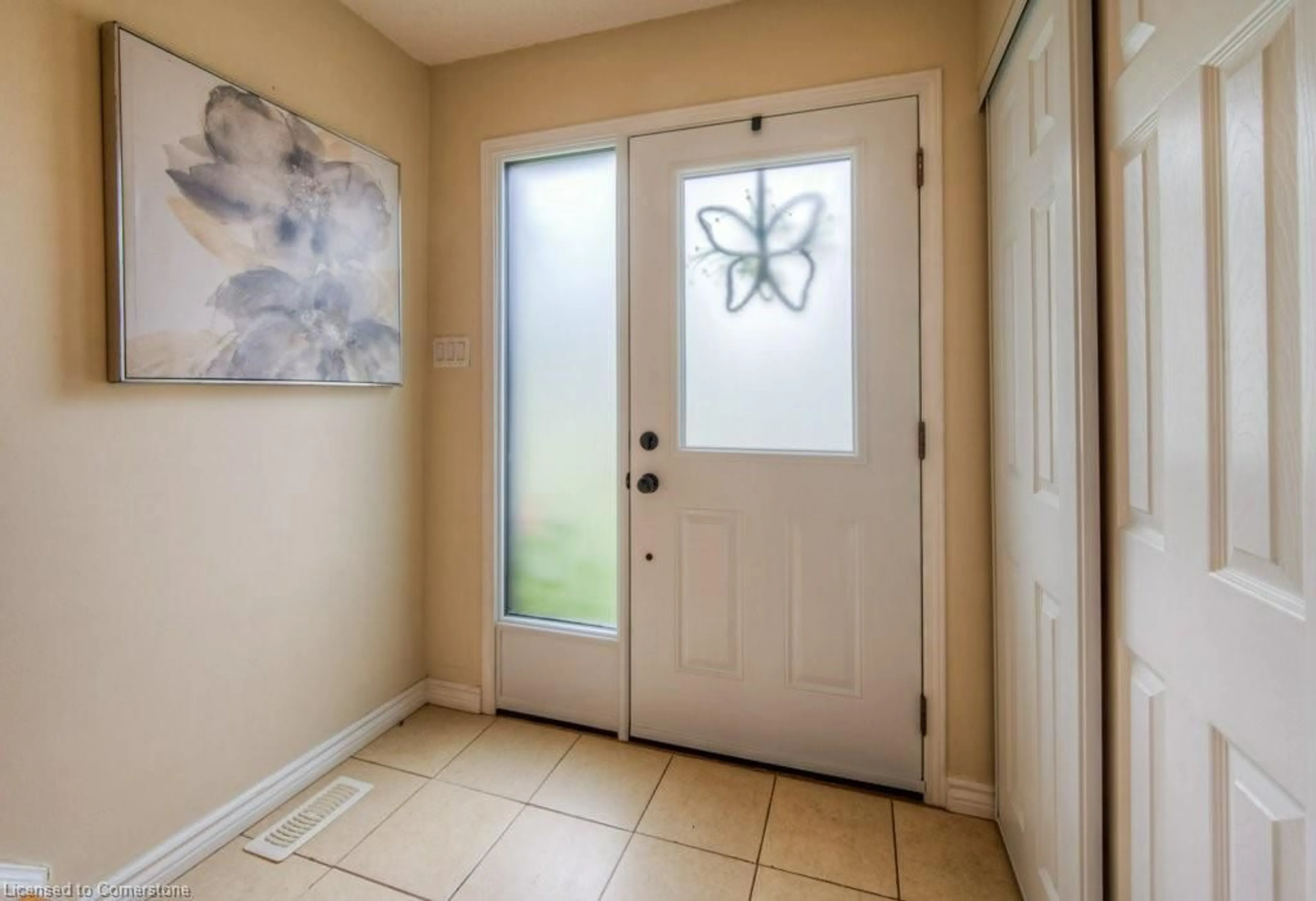 Indoor entryway for 135 Chalmers St #27, Cambridge Ontario N1R 6M2