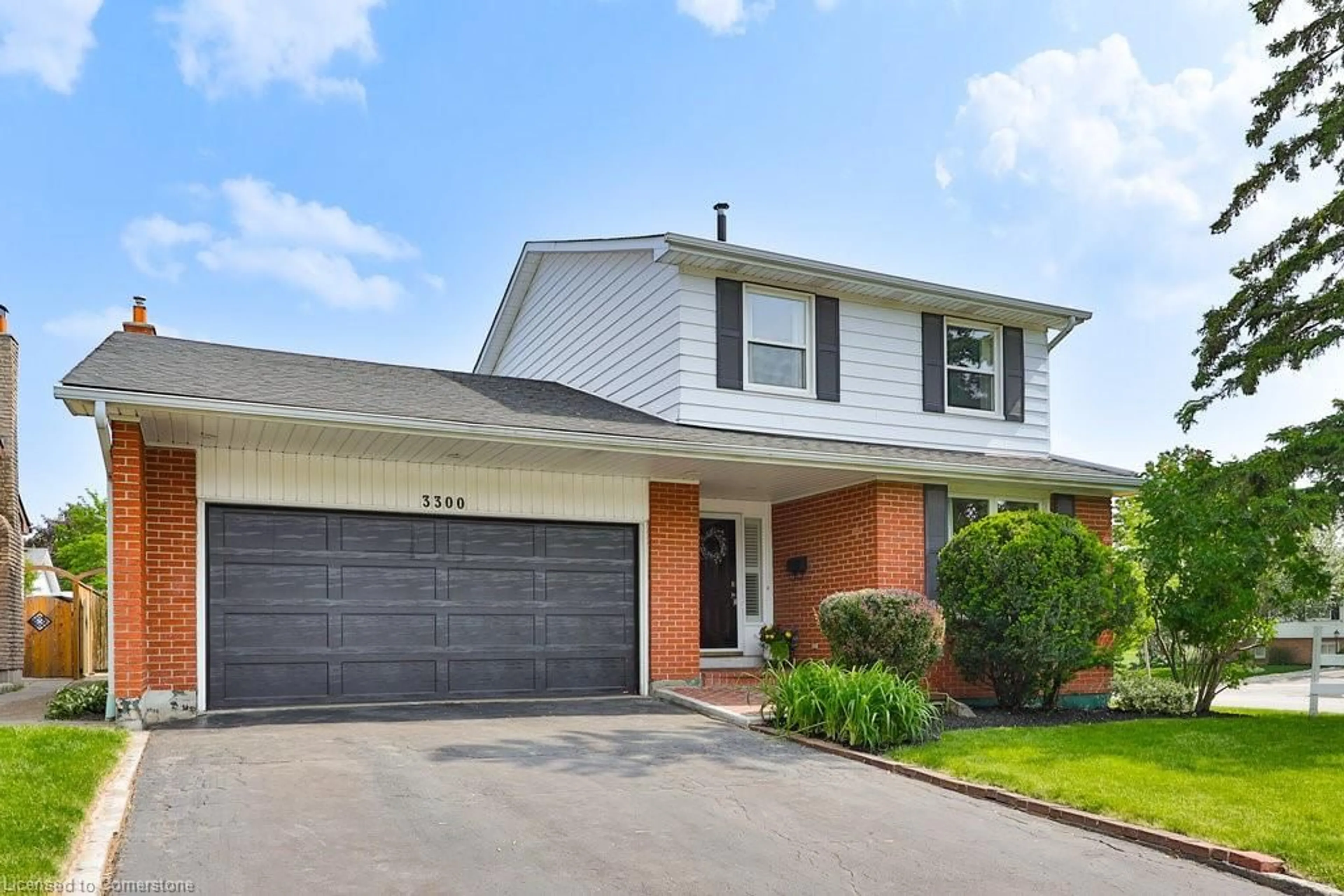 Home with vinyl exterior material, street for 3300 Palmer Dr, Burlington Ontario L7M 1X3