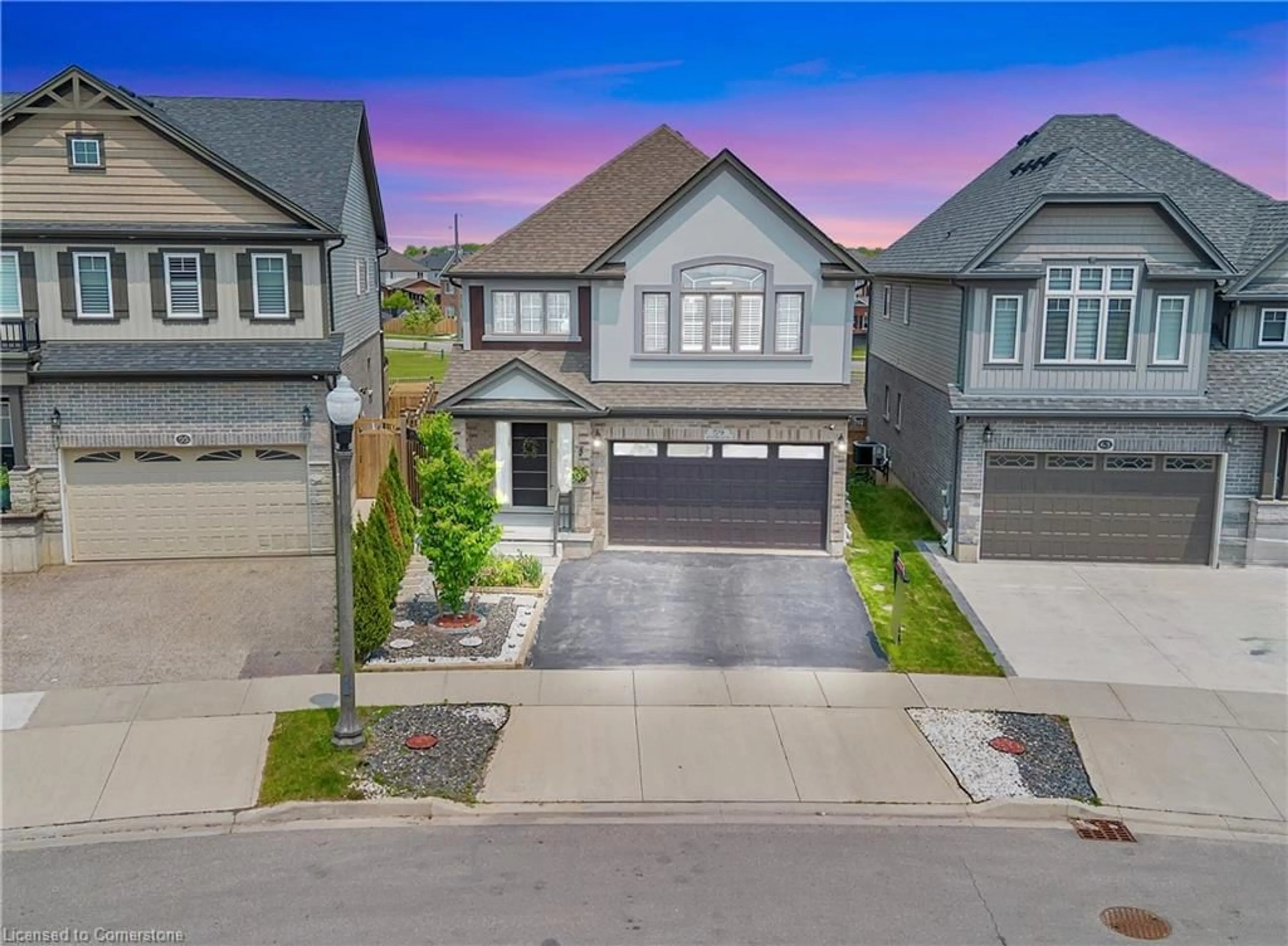 A pic from outside/outdoor area/front of a property/back of a property/a pic from drone, street for 59 Netherwood Rd, Kitchener Ontario N2P 0E4