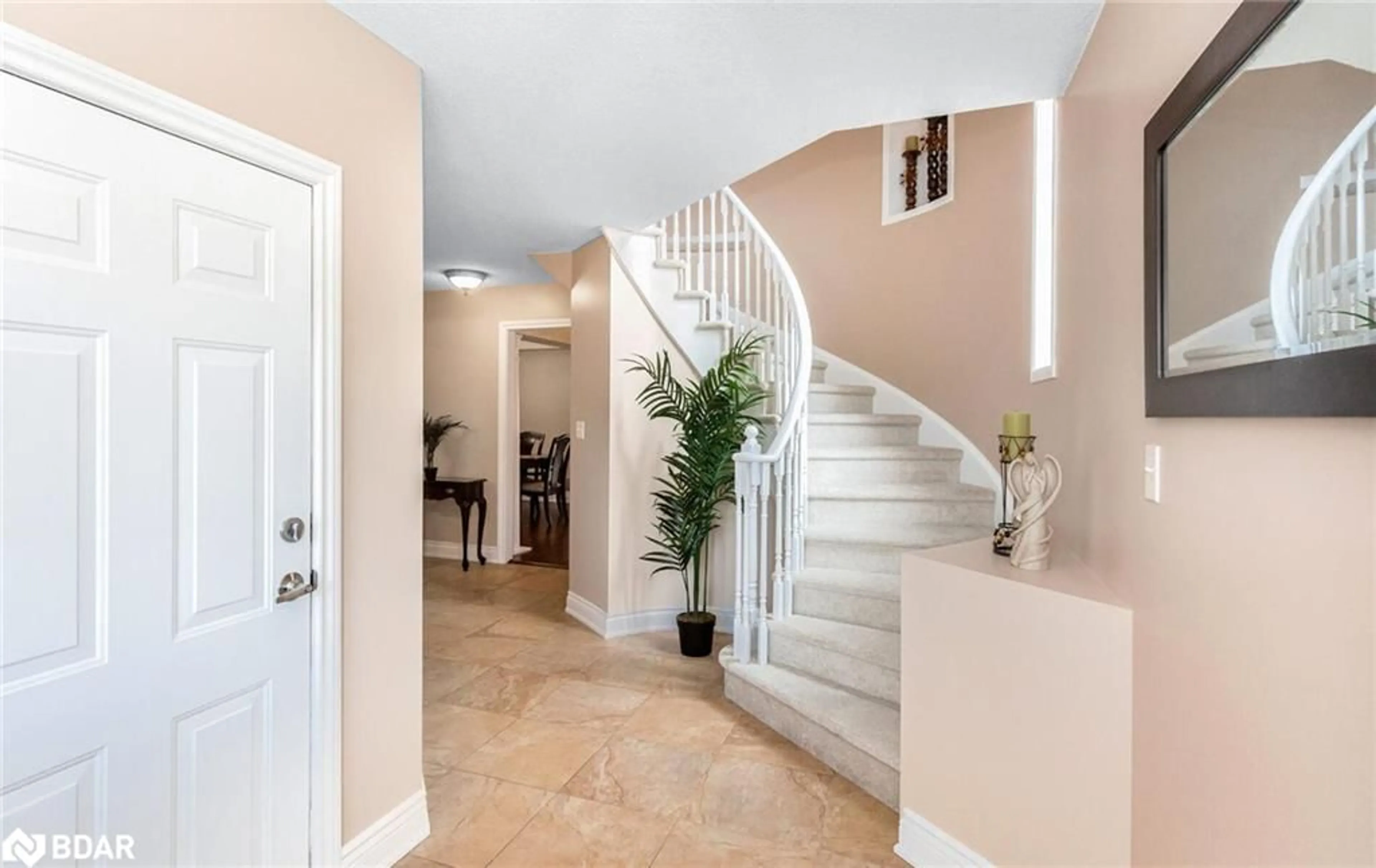Indoor entryway for 1134 Blueheron Cres, Mississauga Ontario L5V 2J7