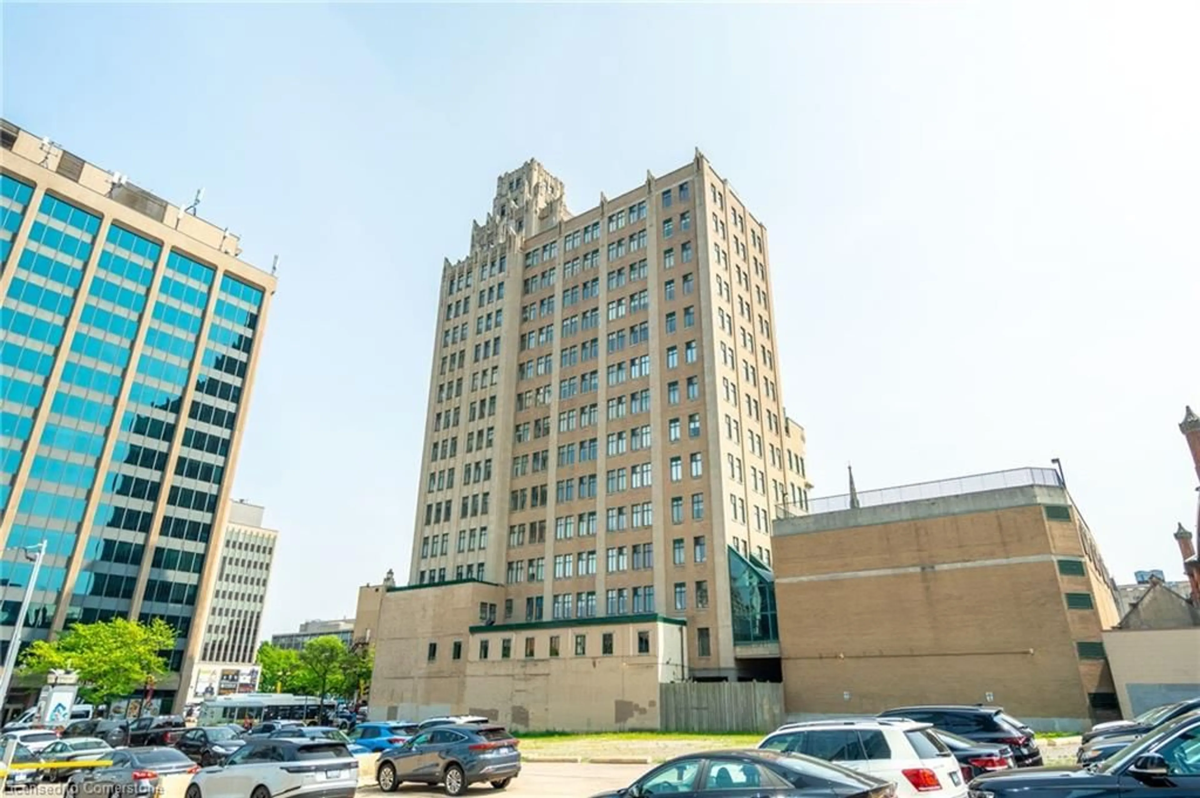 Indoor foyer for 36 James St #905, Hamilton Ontario L8P 4W4