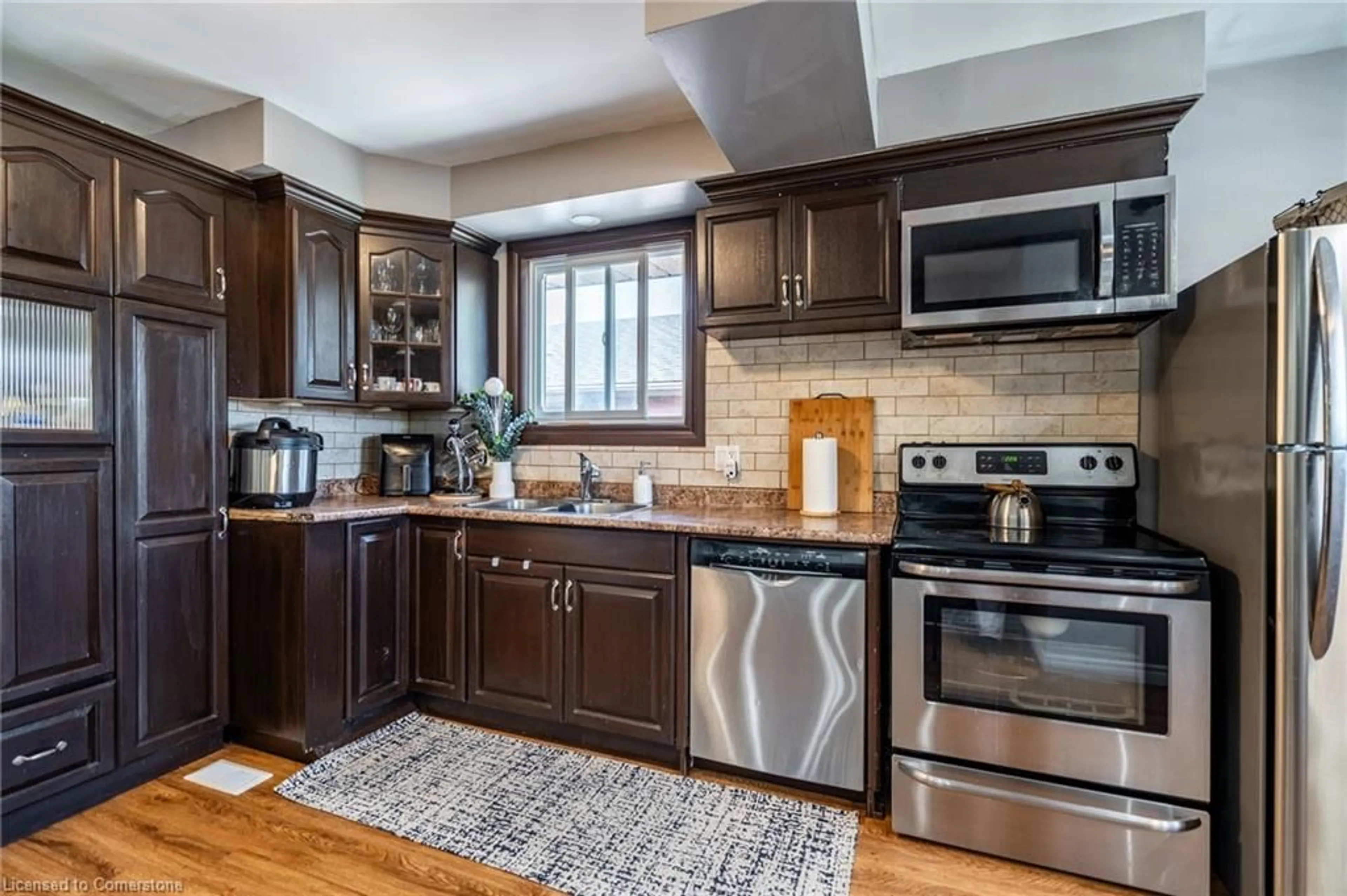 Open concept kitchen, unknown for 112 Greeningdon Dr, Hamilton Ontario L9A 4W7