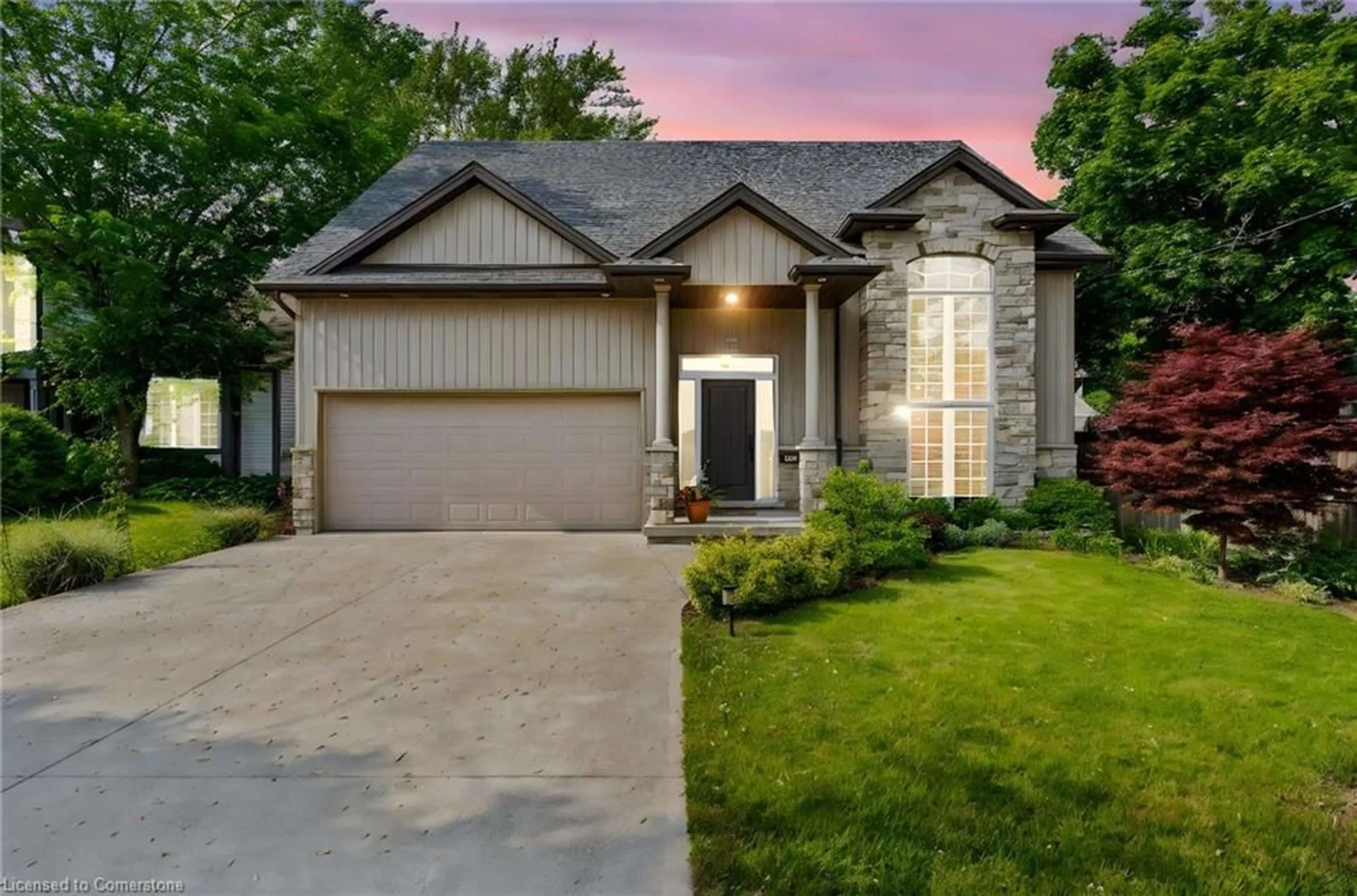 Home with brick exterior material, street for 614 Quaker Rd, Welland Ontario L3C 3H2