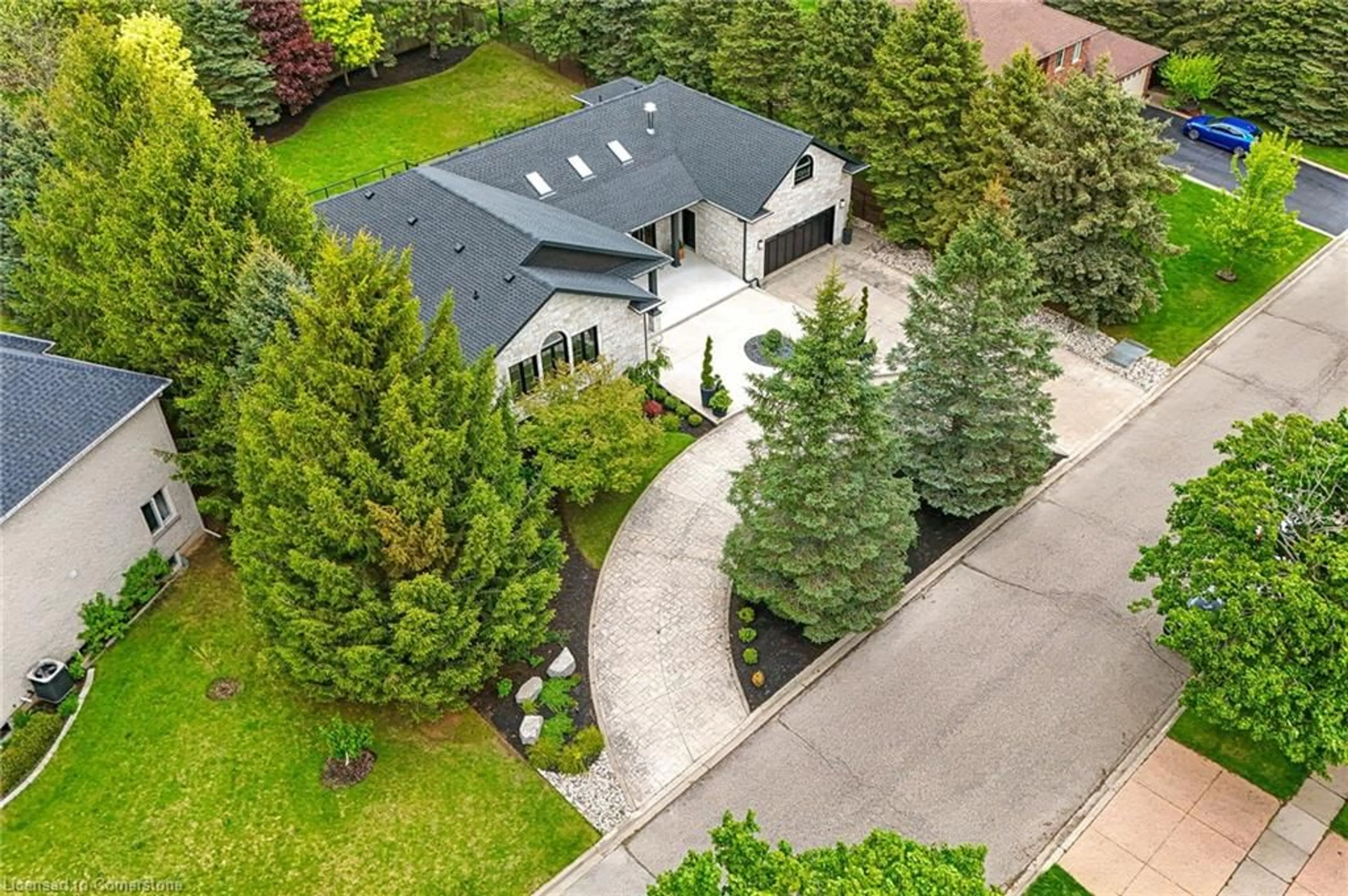 A pic from outside/outdoor area/front of a property/back of a property/a pic from drone, street for 98 Mannheim Cres, Petersburg Ontario N0B 2H0
