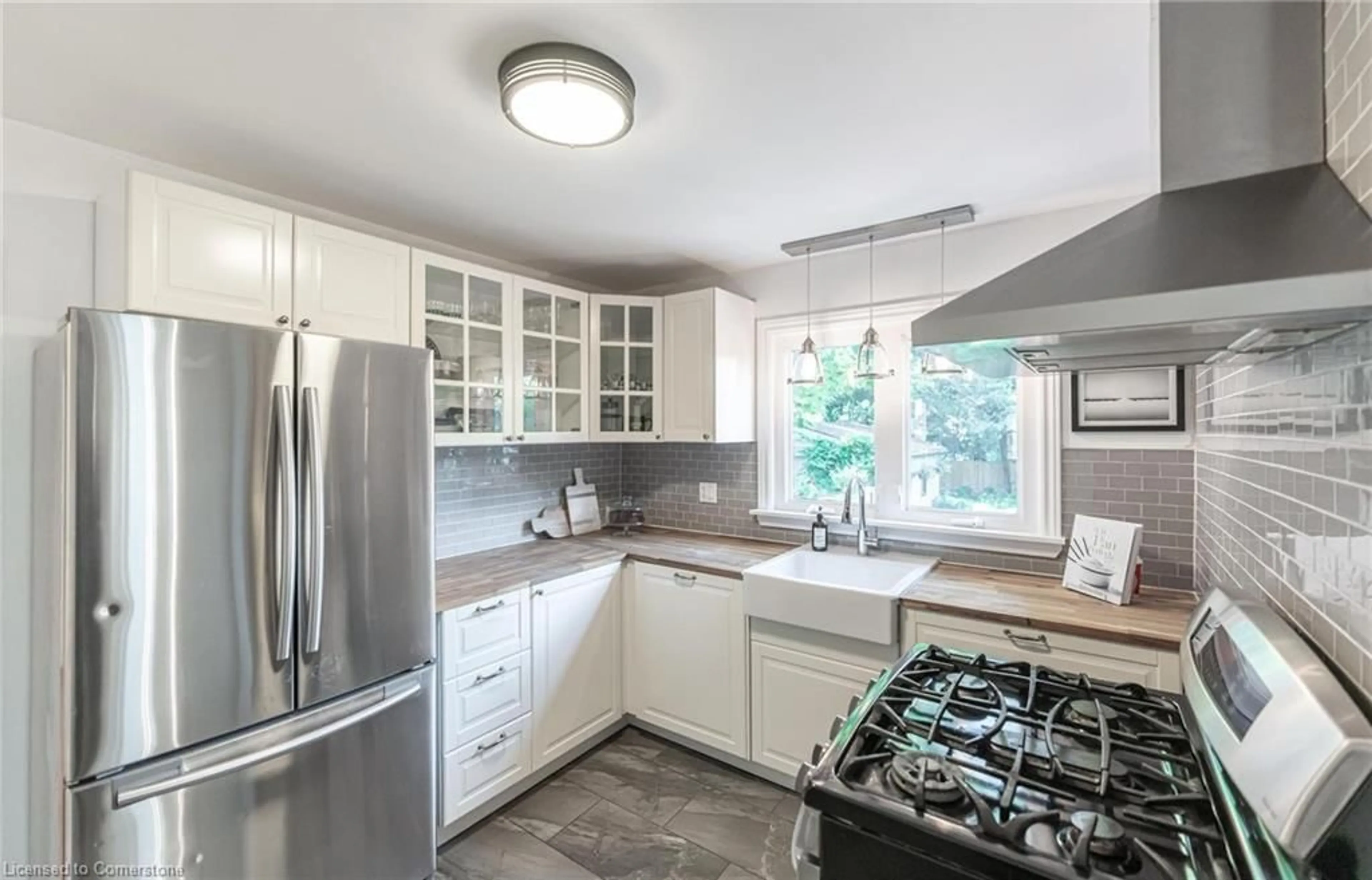 Unknown for 31 Academy St, Hamilton Ontario L9G 2X8