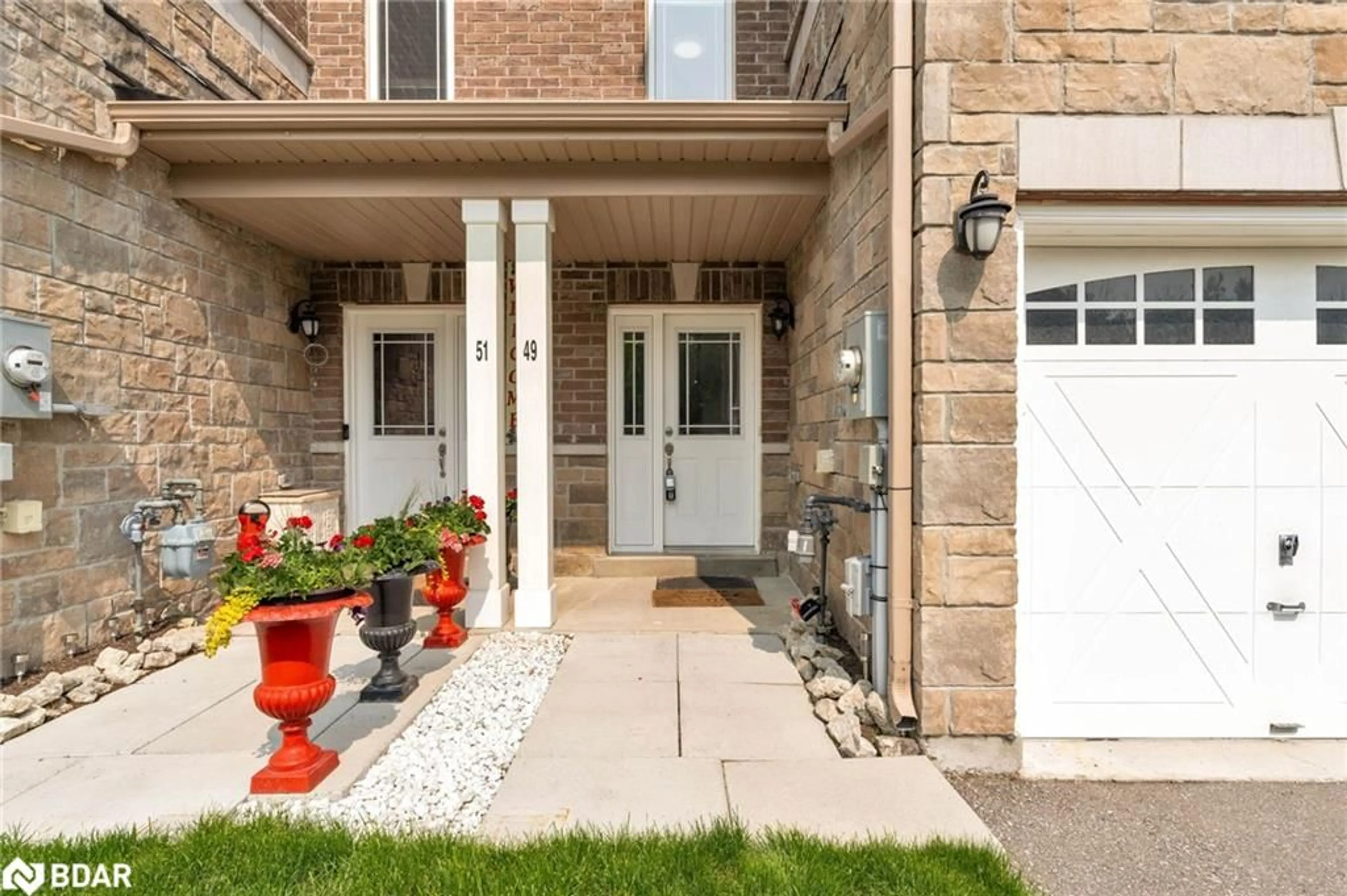 Indoor entryway for 49 Milson Cres, Angus Ontario L3W 0C9