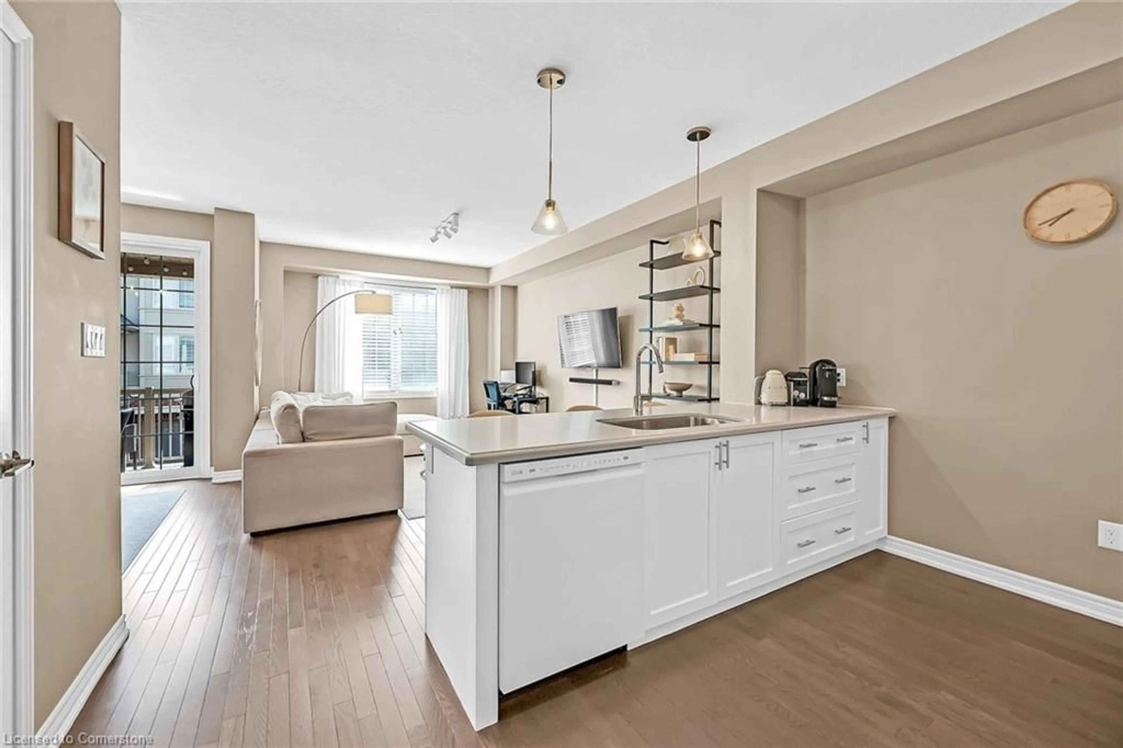Open concept kitchen, unknown for 397 Alderwood Common, Oakville Ontario L6H 0P9