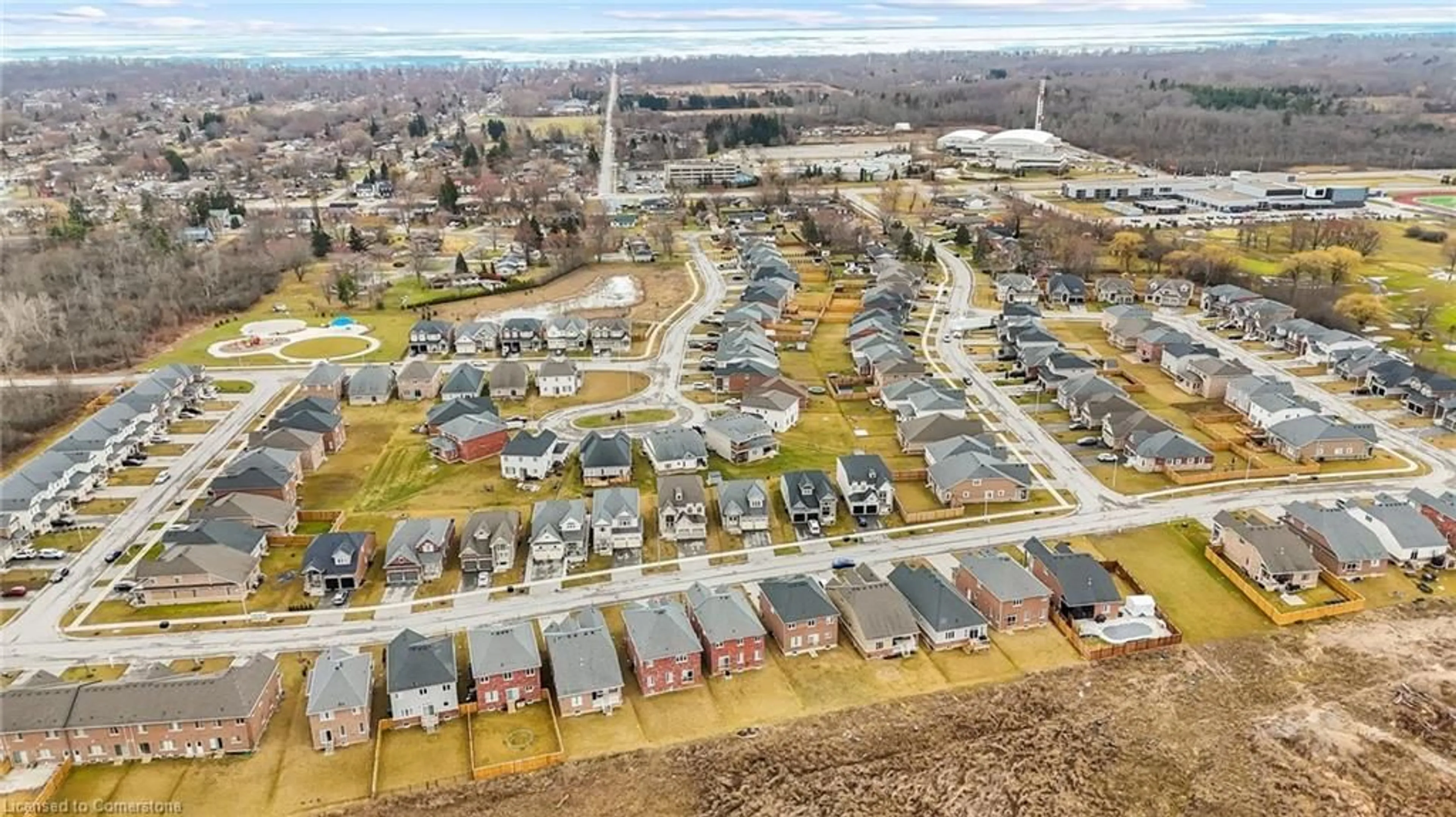 A pic from outside/outdoor area/front of a property/back of a property/a pic from drone, street for 1511 Marina Dr, Fort Erie Ontario L2A 0C7