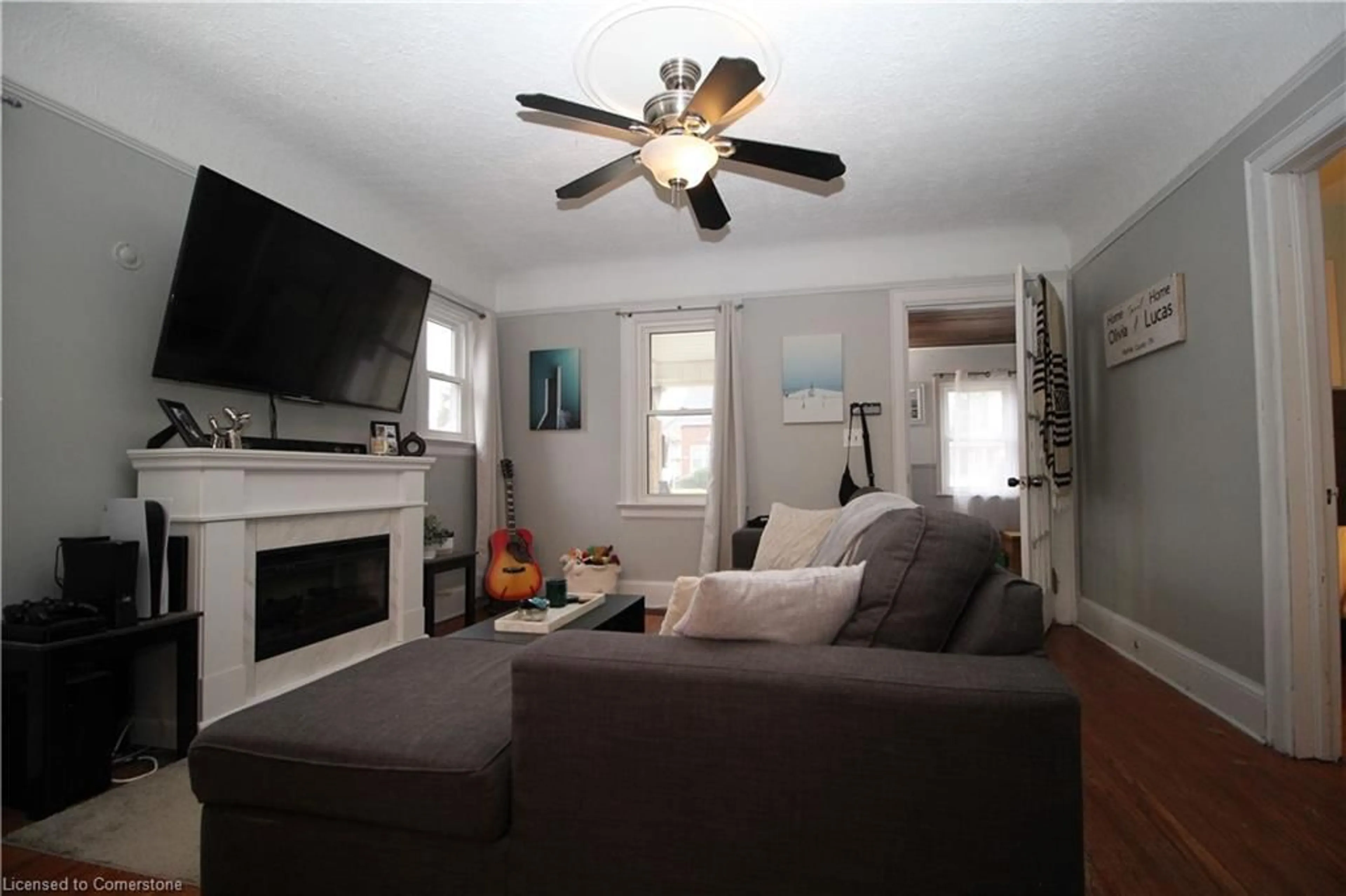 Living room with furniture, unknown for 103 Orchard Ave, Simcoe Ontario N3Y 3H4