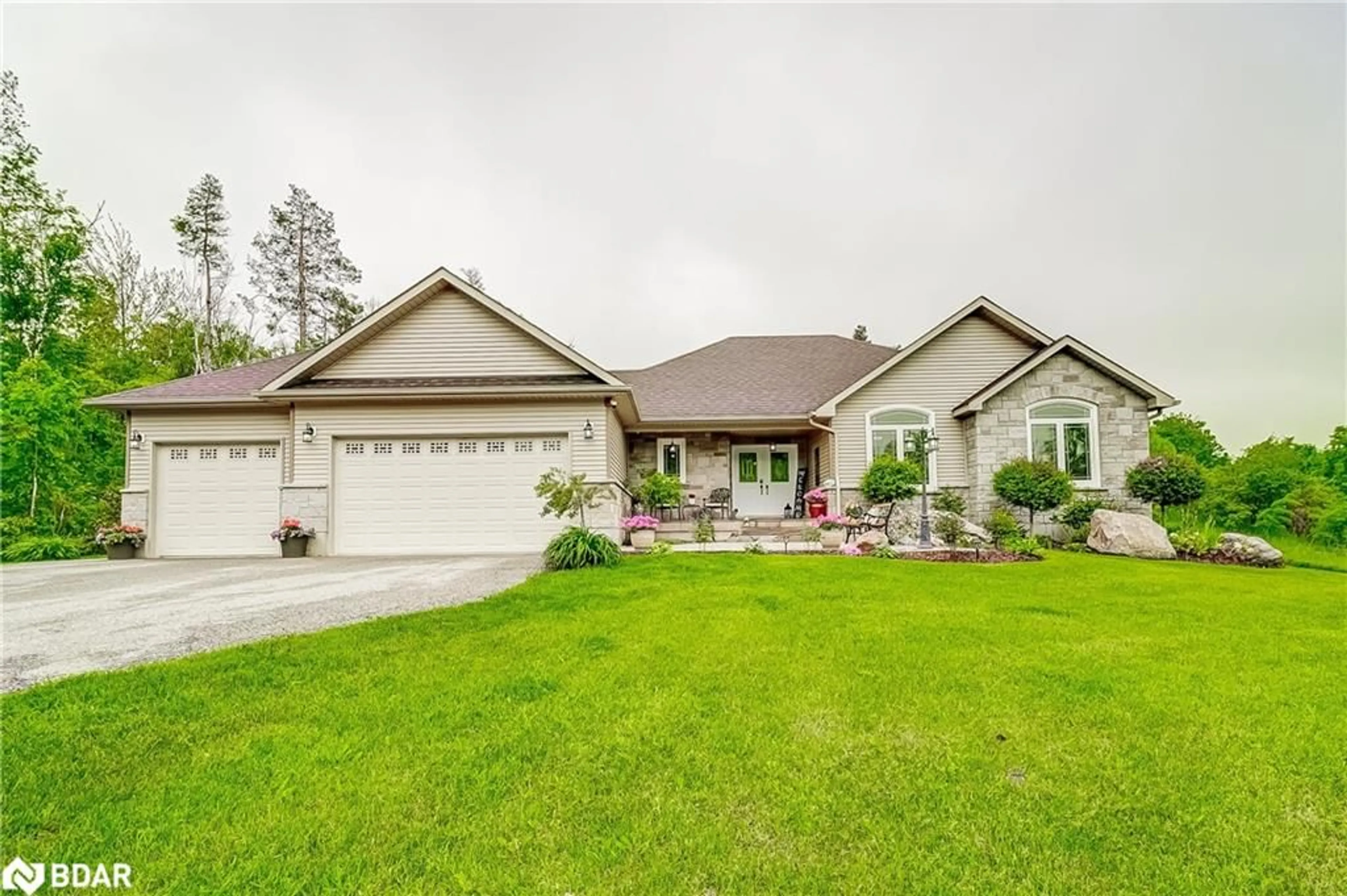 Home with brick exterior material, unknown for 1716 Georgian Heights Boulevard, Waubaushene Ontario L0K 2C0