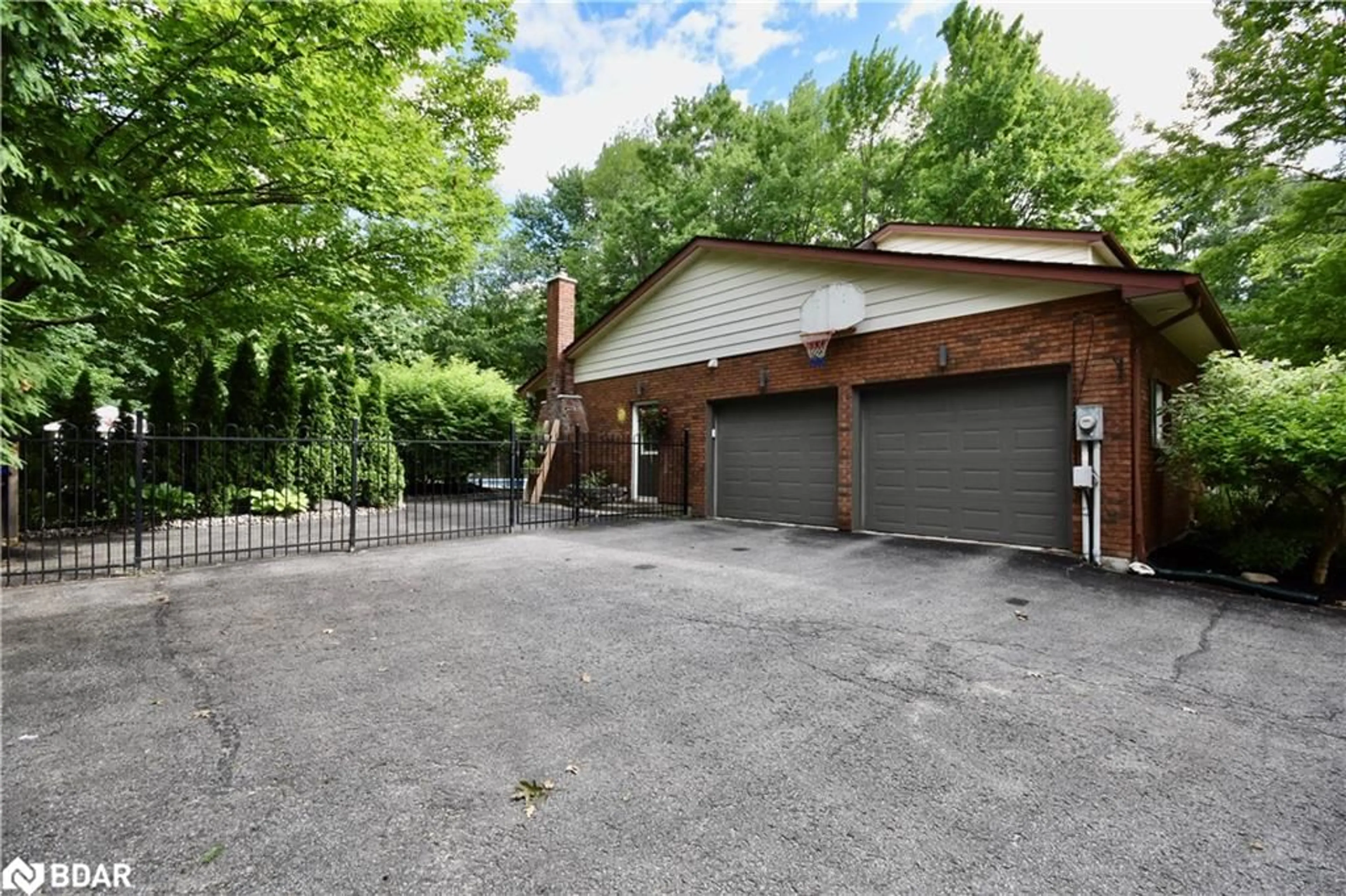 Unknown for 32 Wattie Road, Springwater Ontario L9X 0P7