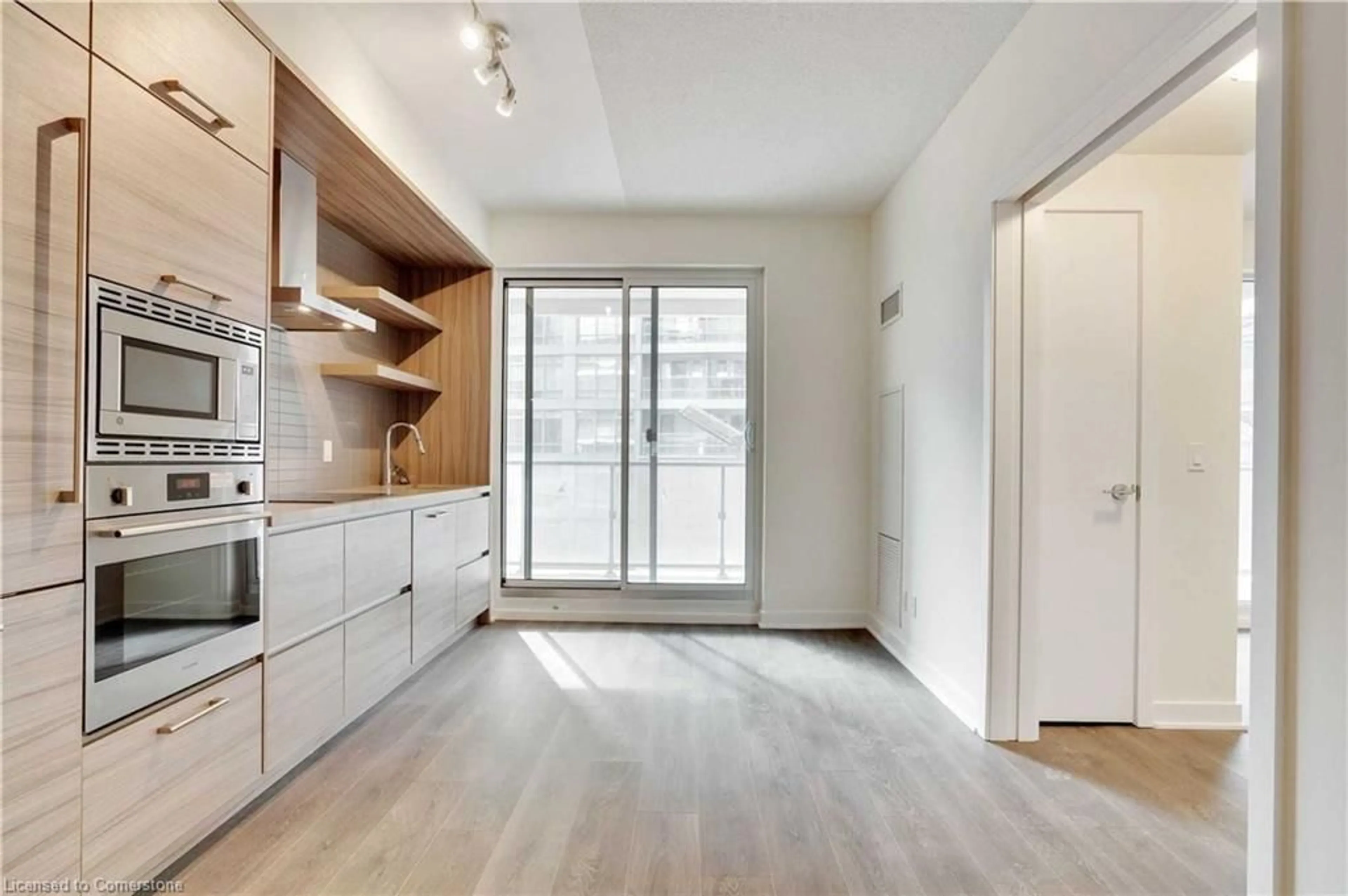 Unknown for 2221 Yonge St #306, Toronto Ontario M4S 2B4