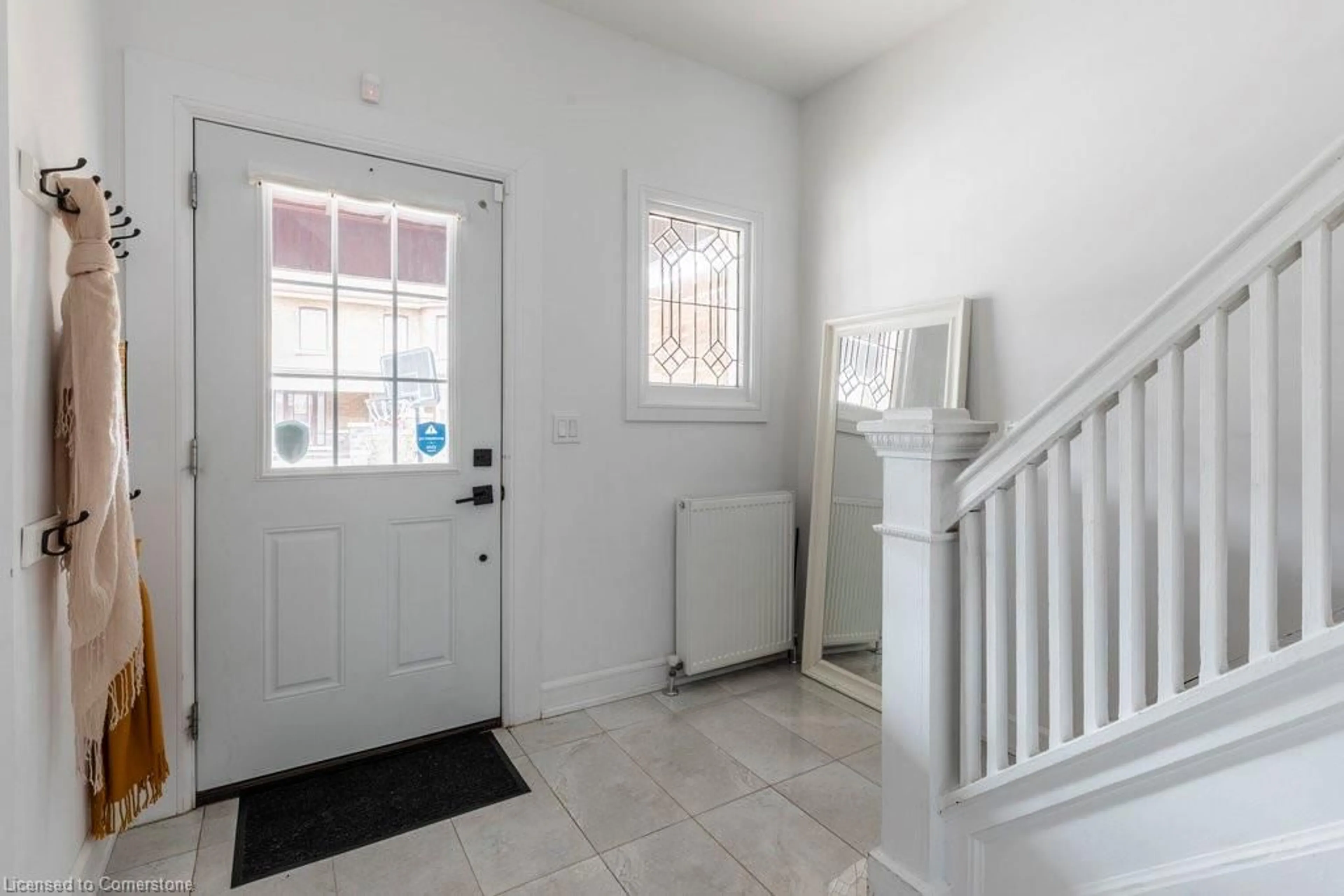 Indoor entryway for 79 Fairholt Rd, Hamilton Ontario L8M 2T6
