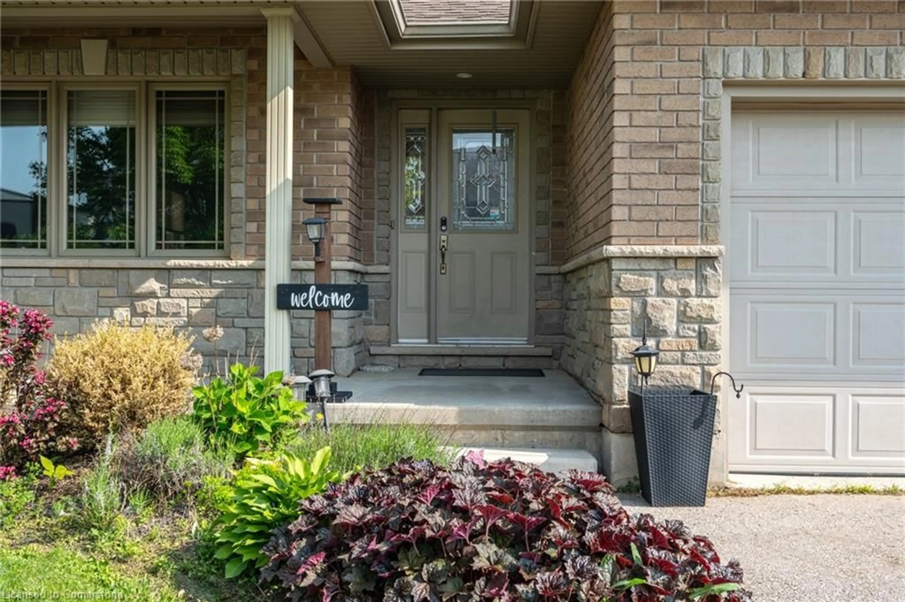 Indoor entryway for 23 Irving Dr, Norwich Ontario N0J 1P0