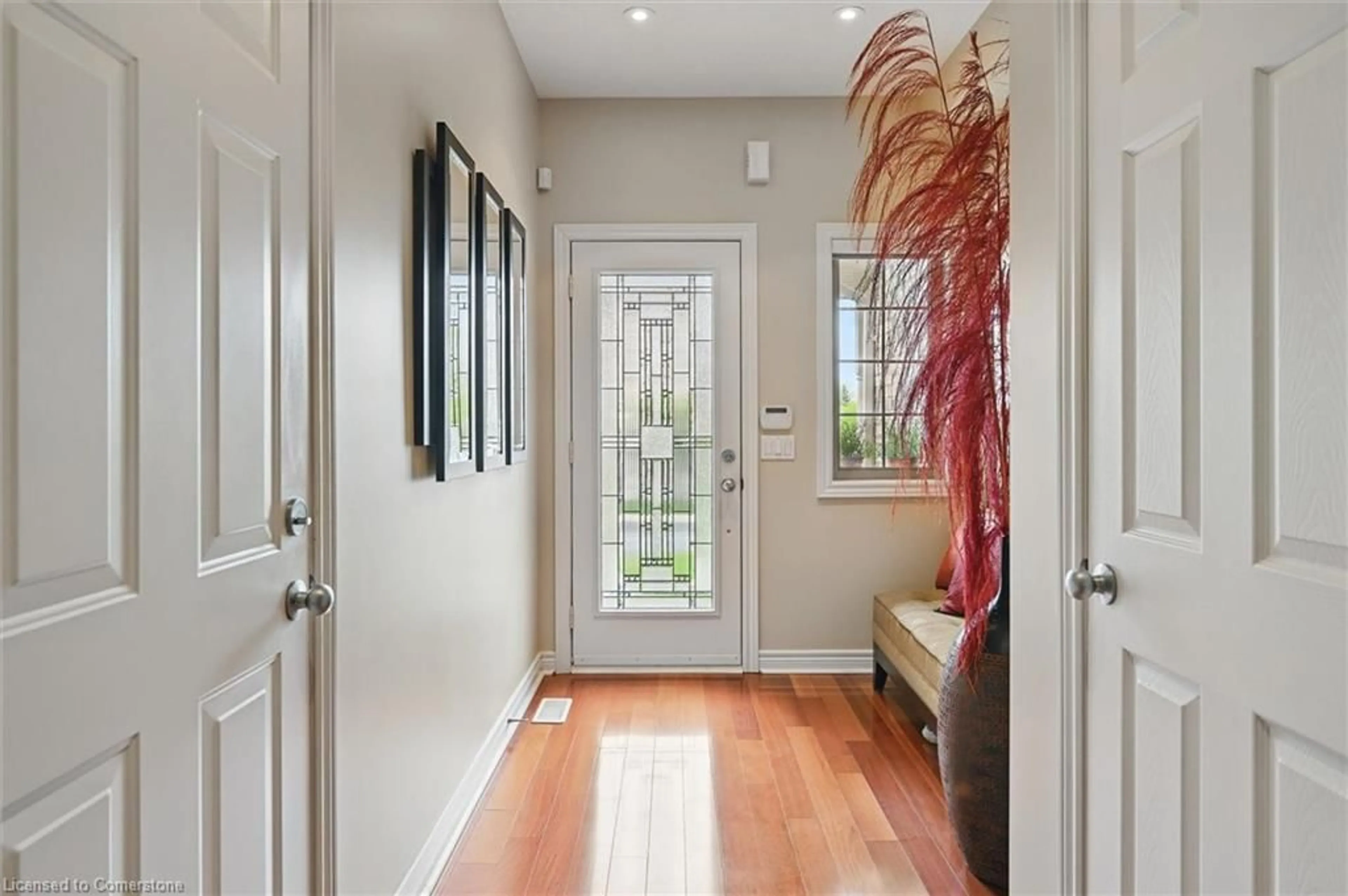 Indoor entryway for 2166 Headon Rd #10, Burlington Ontario L7M 3W7
